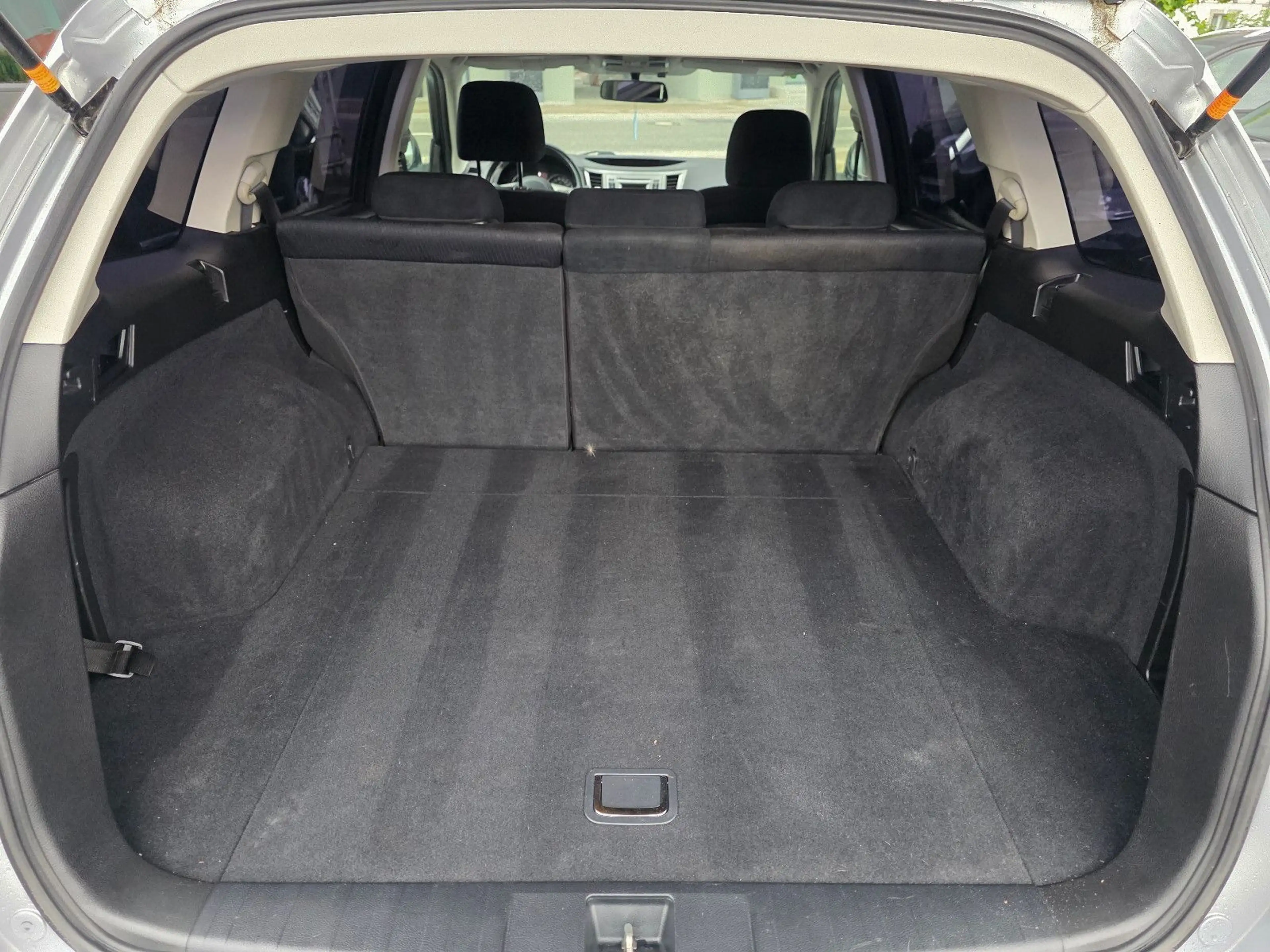 Subaru OUTBACK Legacy Kombi 4x4 Anhängerkupplung — photo 11