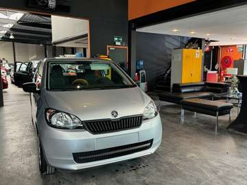 1.0i - 56.941 KM ! RADIO/CD - MEDIA/AUX - 3 PORTES