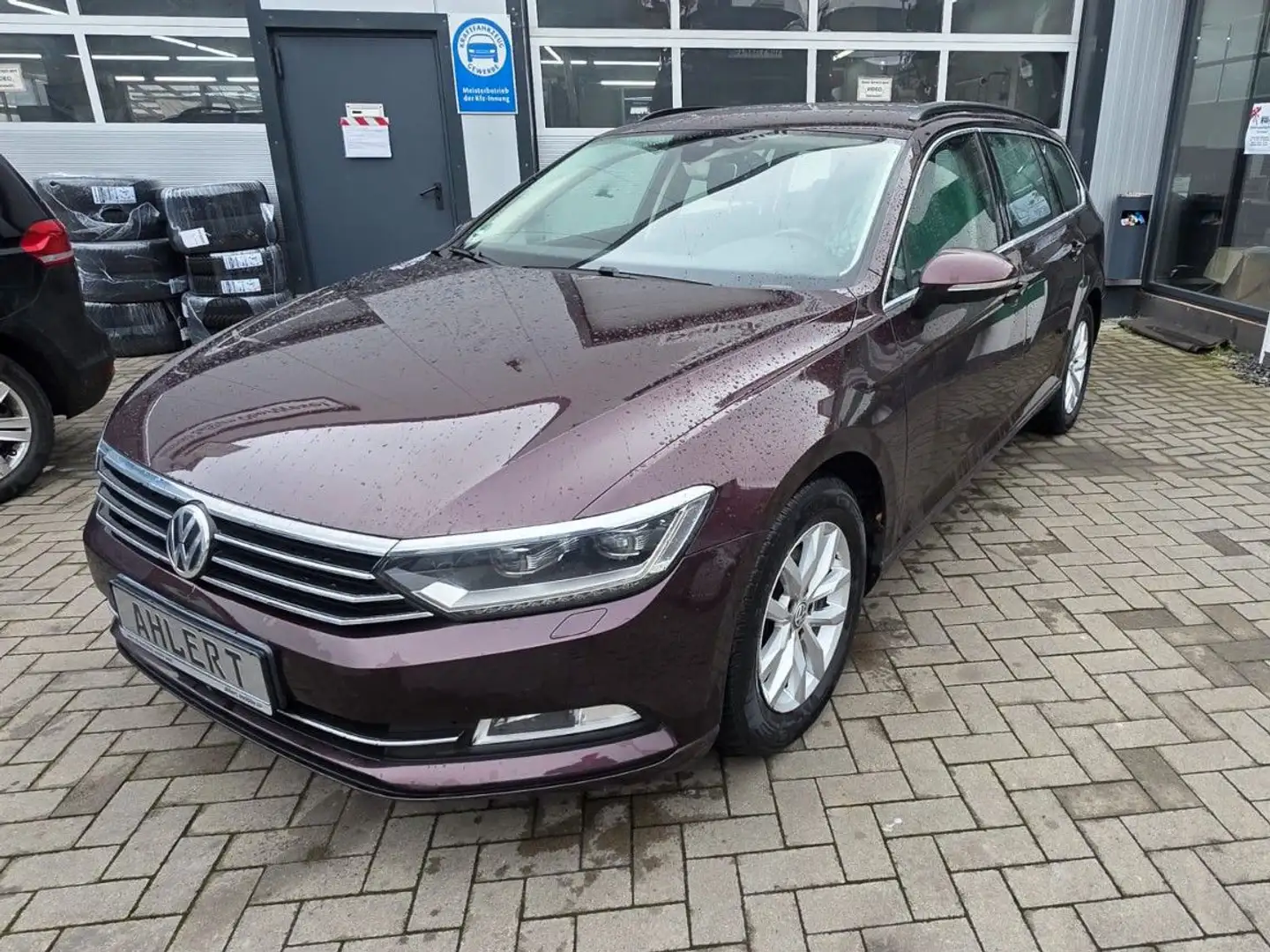 Volkswagen Passat Variant Comfortline BMT/Start-Stopp Rood - 1
