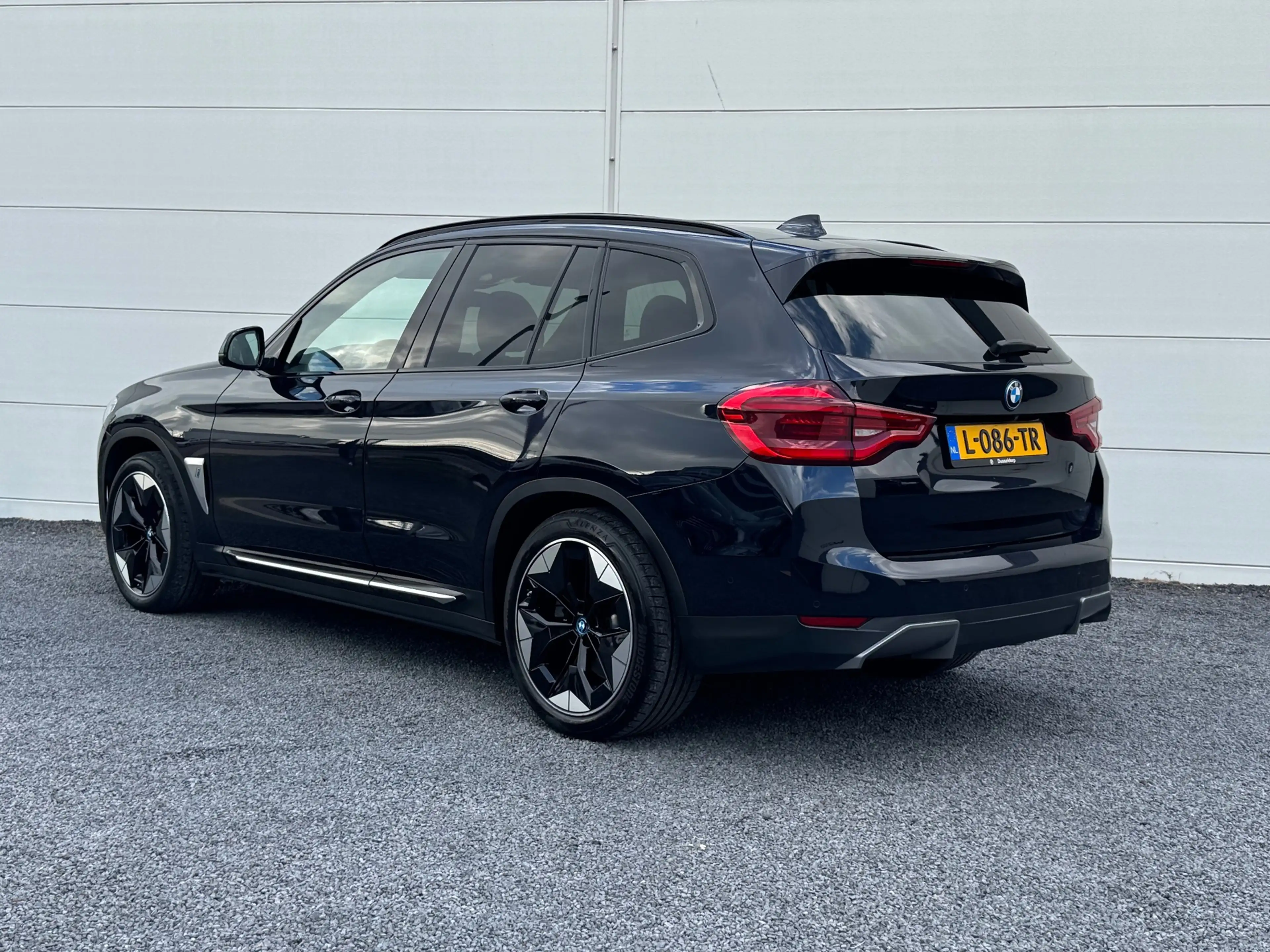 BMW iX3 High Exe 80 kWh Org NL Pano Head up HK 360 Cam Mem — photo 28