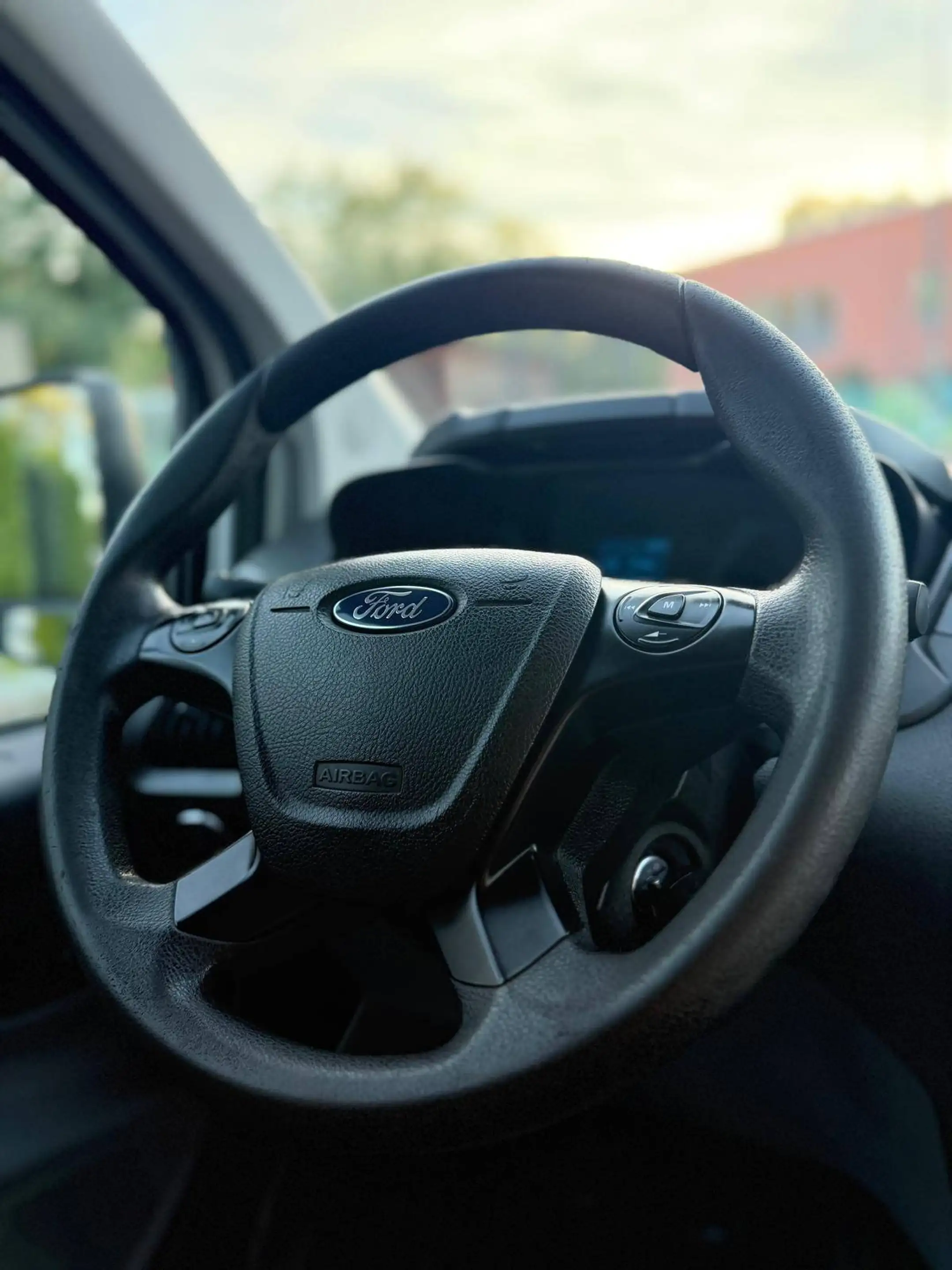 Ford Transit Custom 250 L1 City Light — photo 12