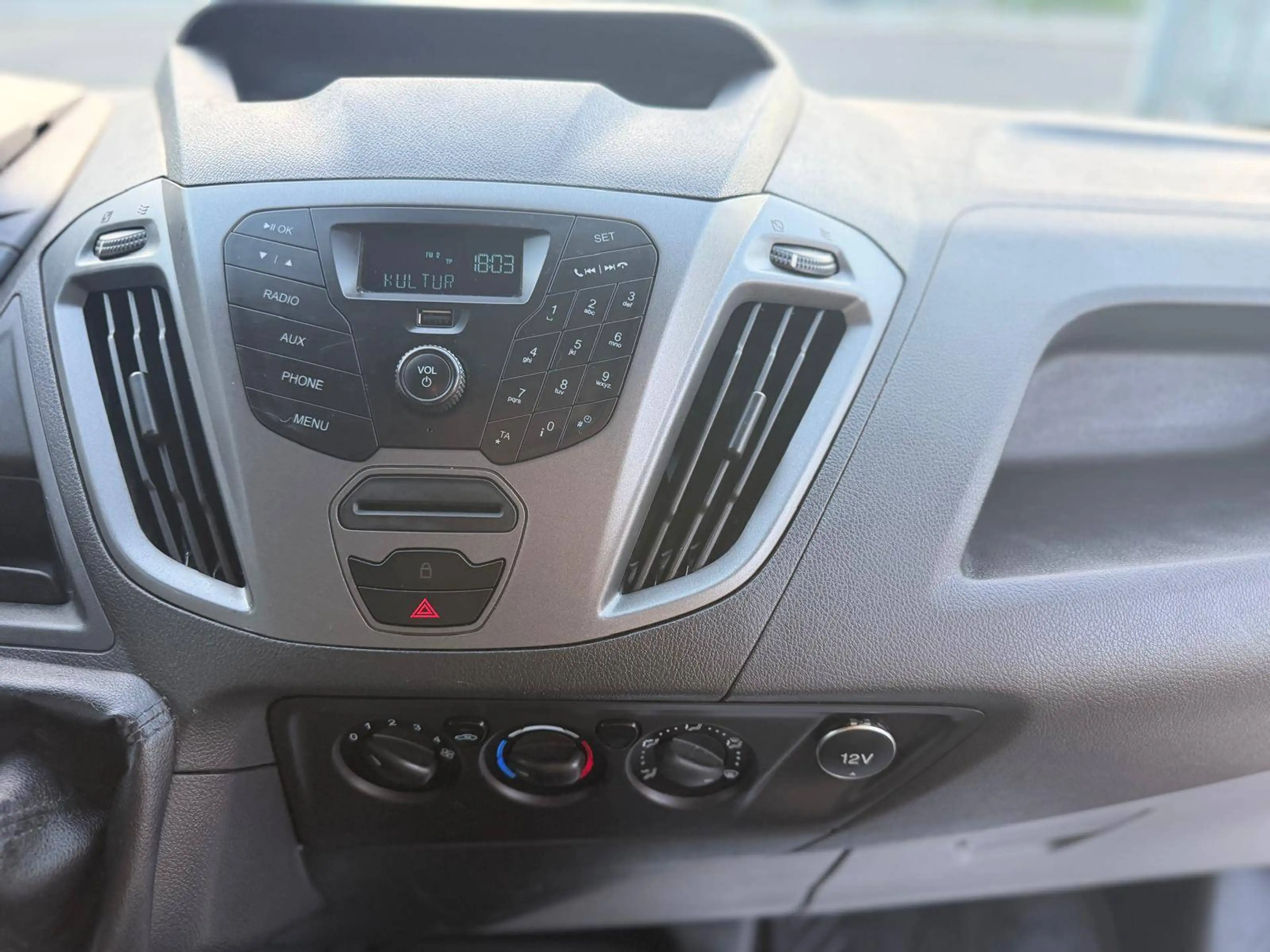Ford Transit Custom 250 L1 City Light — photo 14