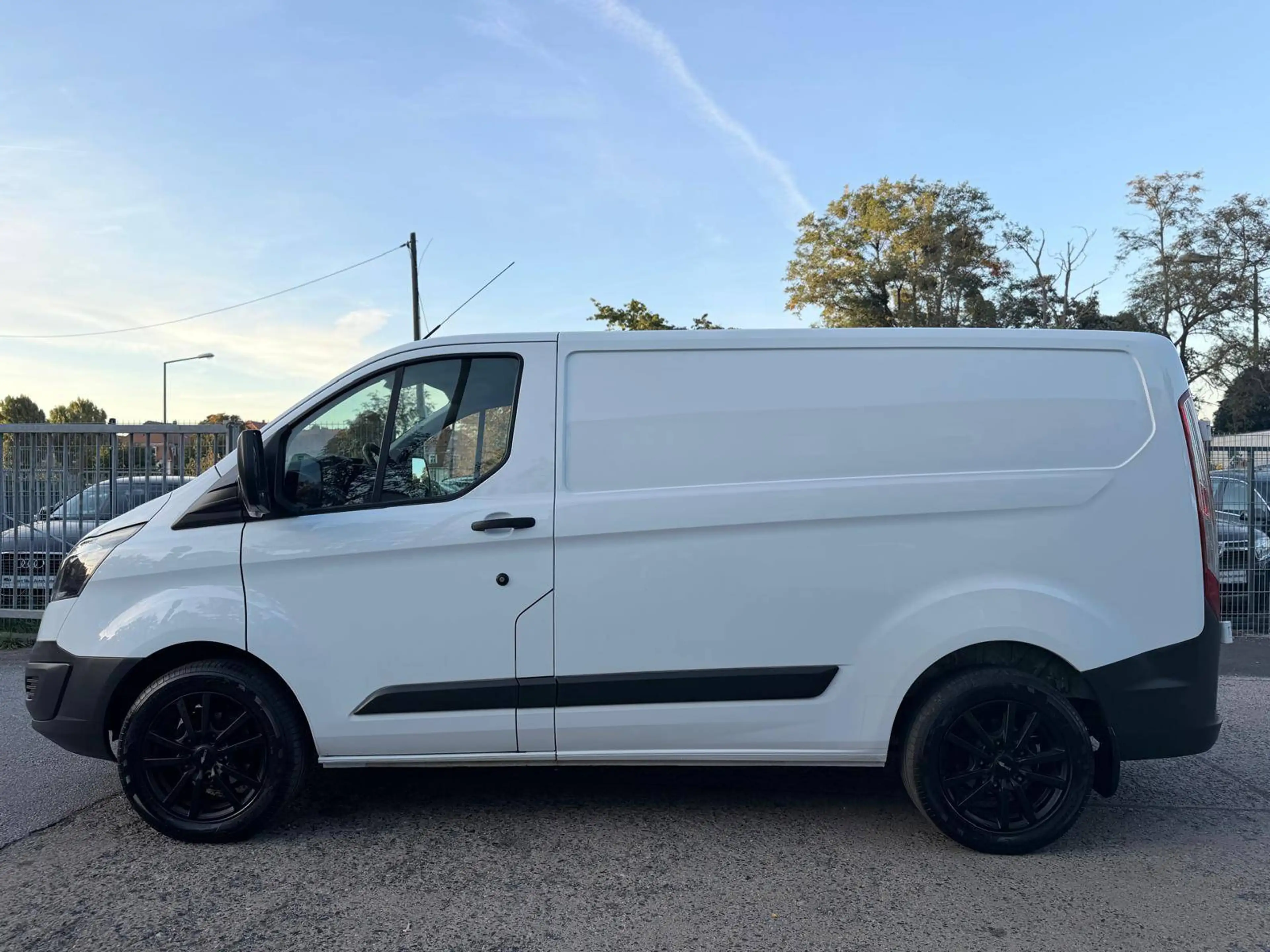 Ford Transit Custom 250 L1 City Light — photo 9