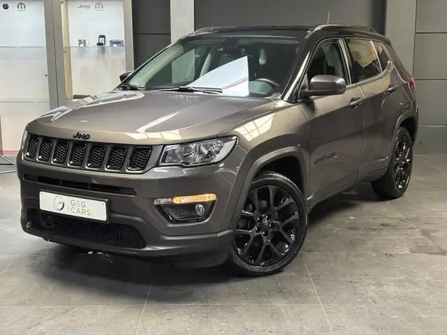 Jeep Compass Black Star