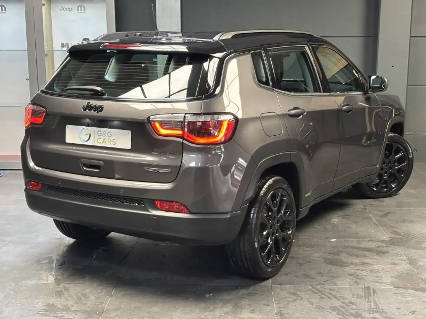 Jeep Compass Black Star Grijs - 2