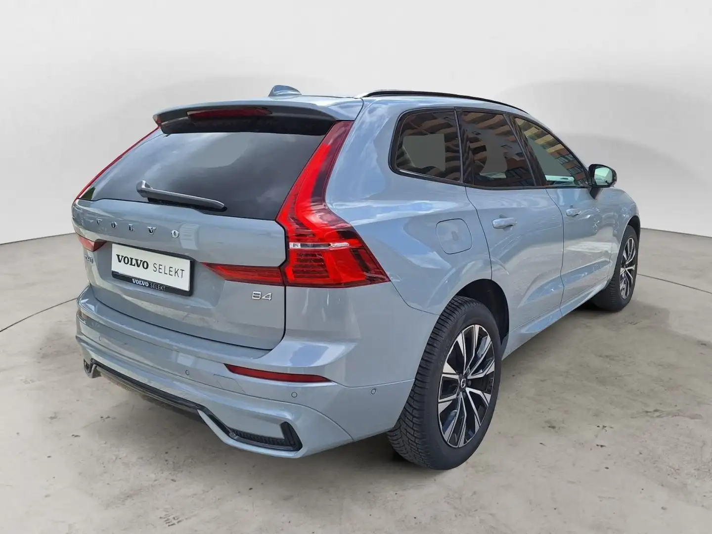 Volvo XC60 B4 197+12 CV Automatica Mild Hybrid Plus Dark Argento - 2