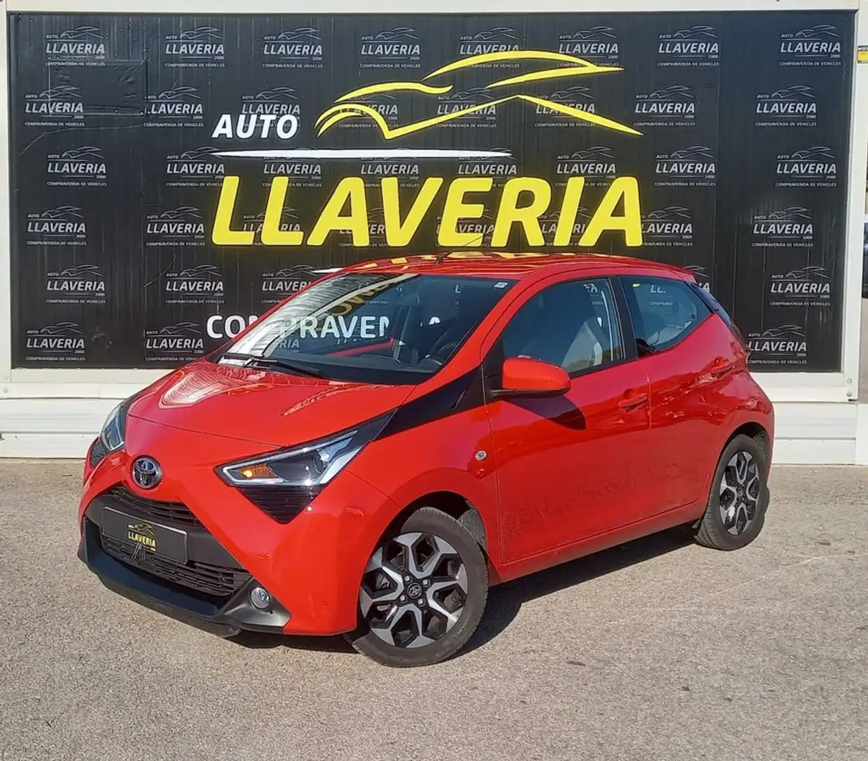 Toyota Aygo 1.0 70 x-style Rojo - 1
