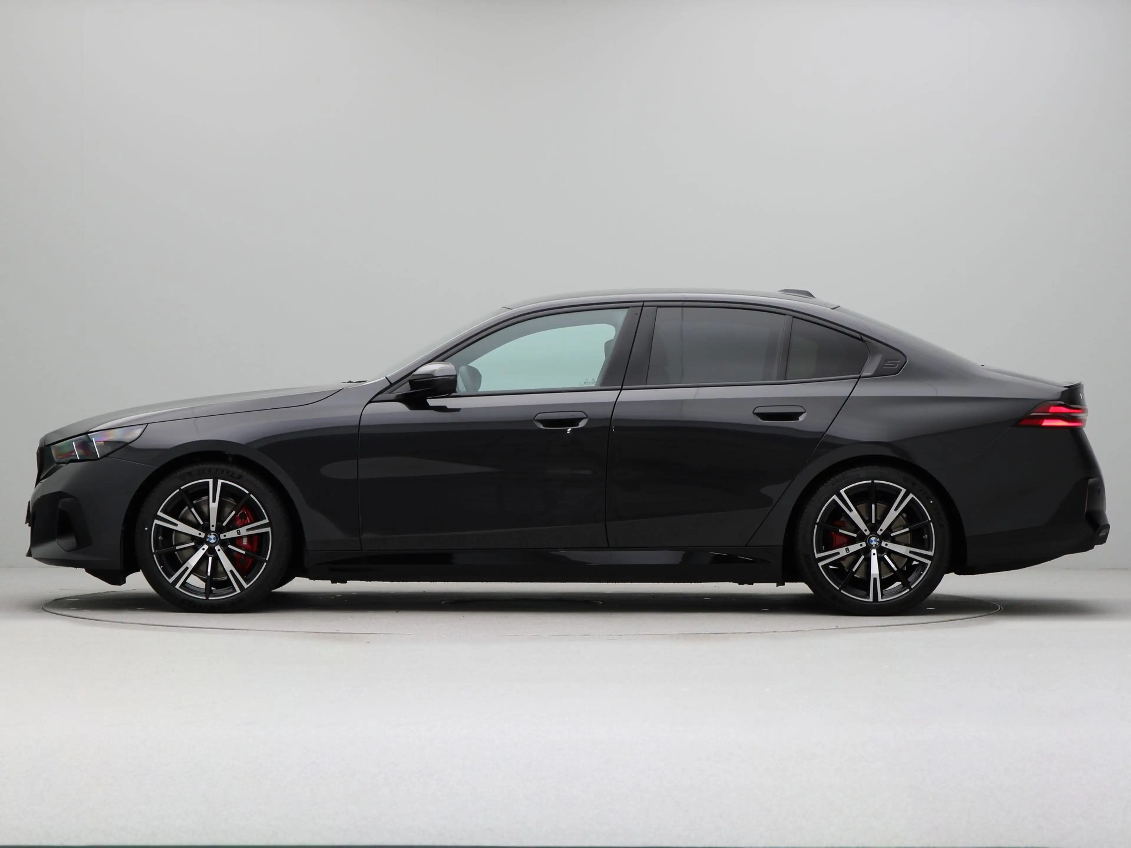 BMW i5 eDrive40 84 kWh M Sport Pro — photo 11