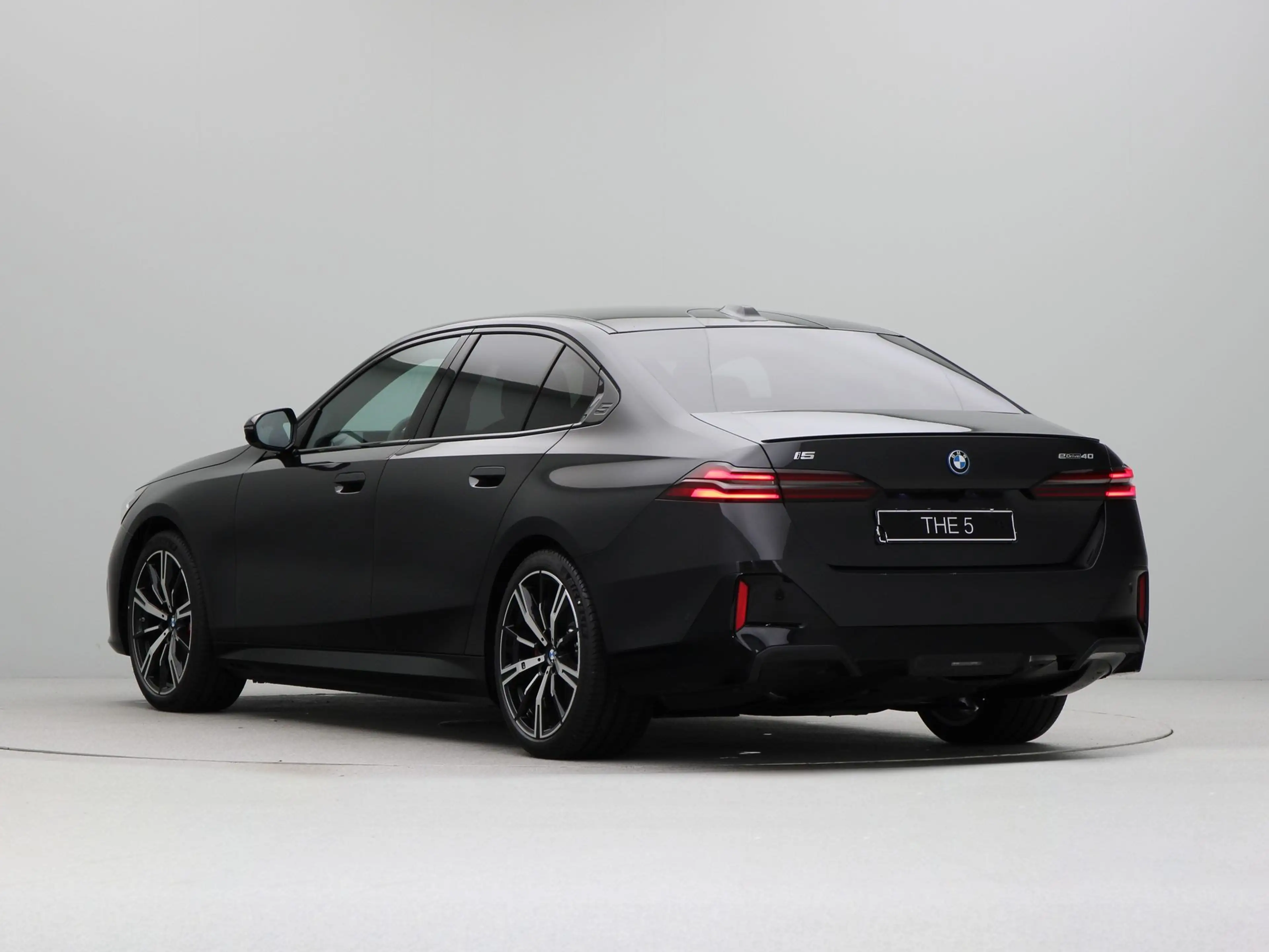 BMW i5 eDrive40 84 kWh M Sport Pro — photo 10