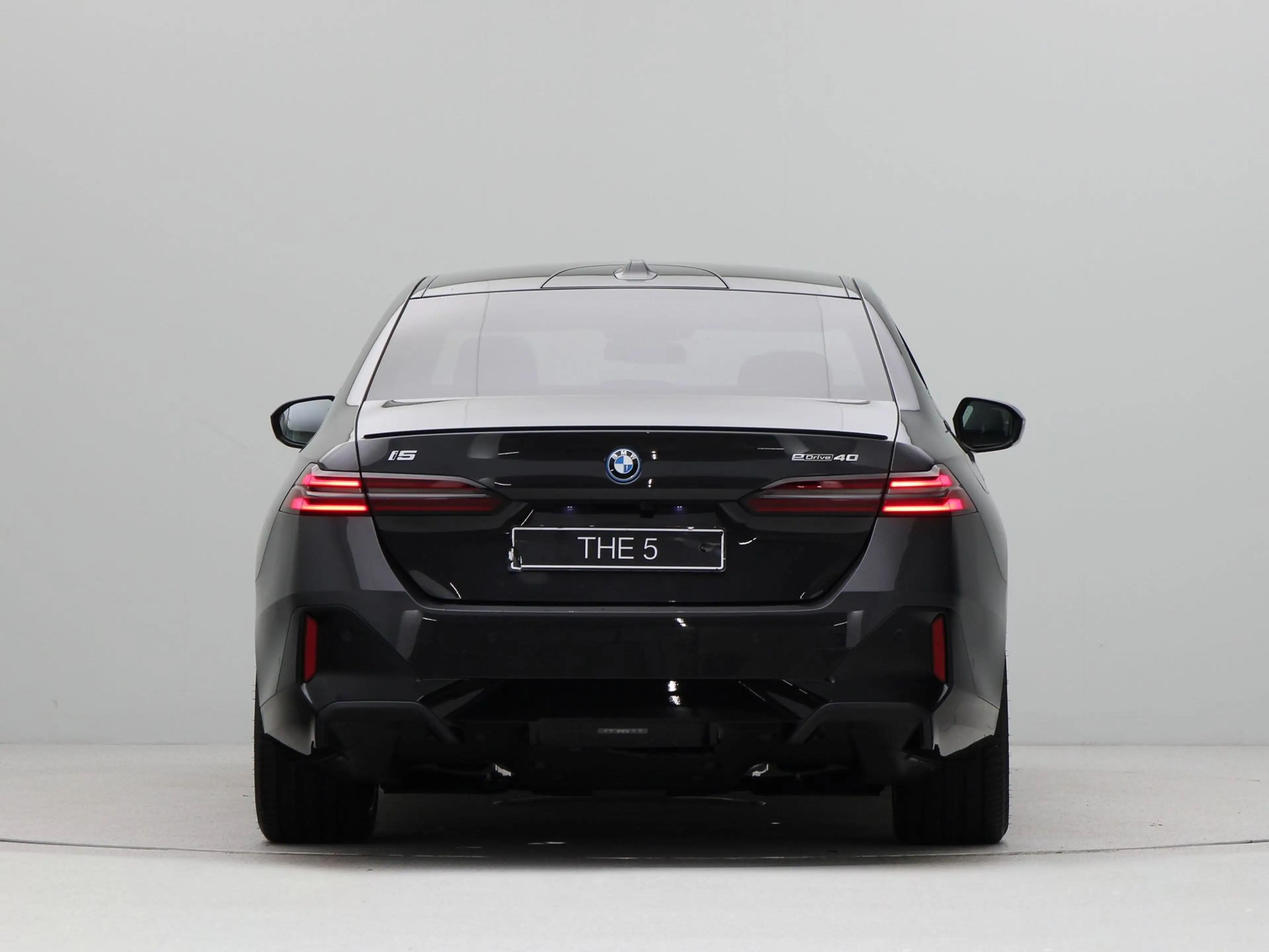 BMW i5 eDrive40 84 kWh M Sport Pro — photo 9