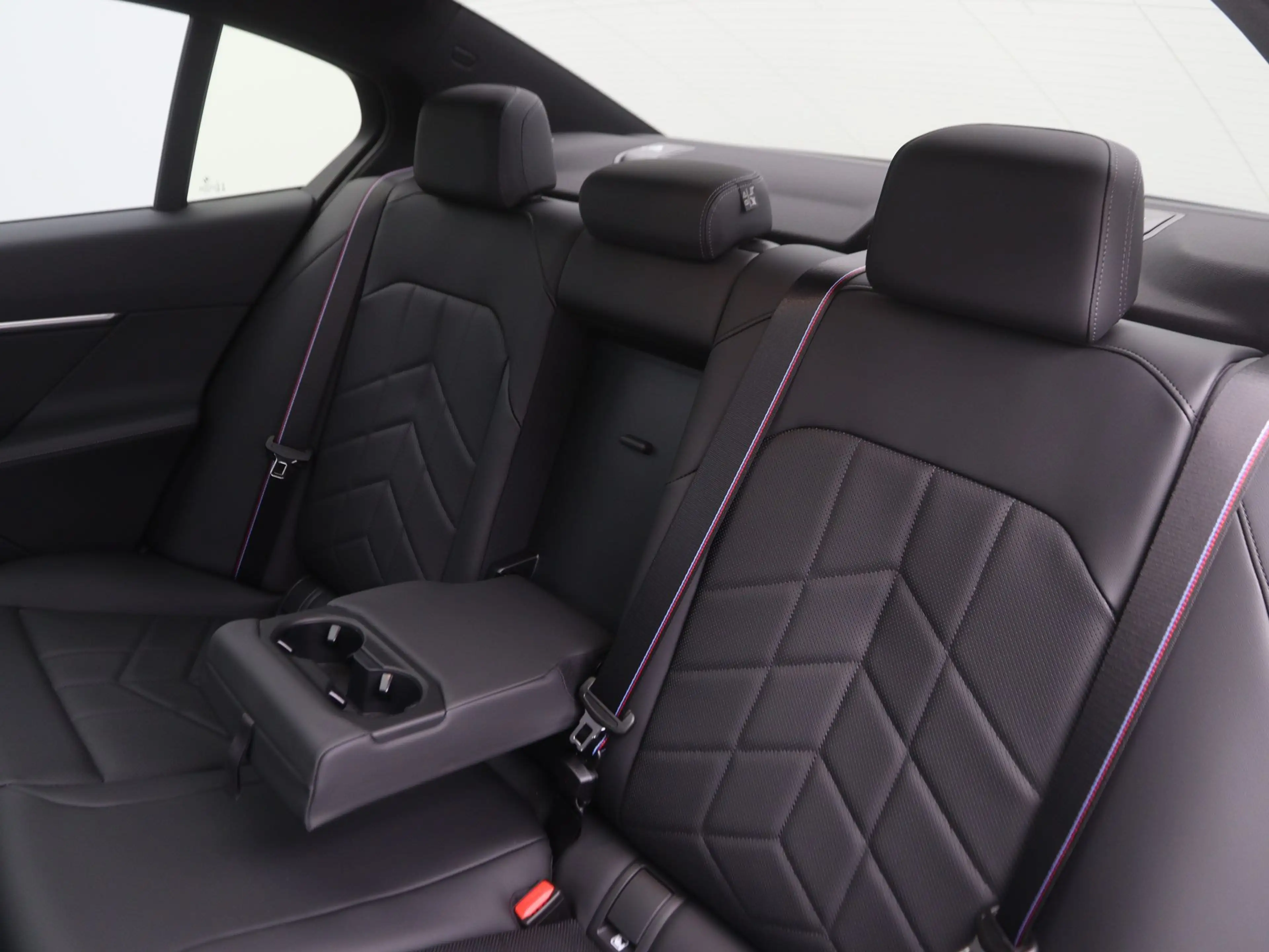 BMW i5 eDrive40 84 kWh M Sport Pro — photo 15