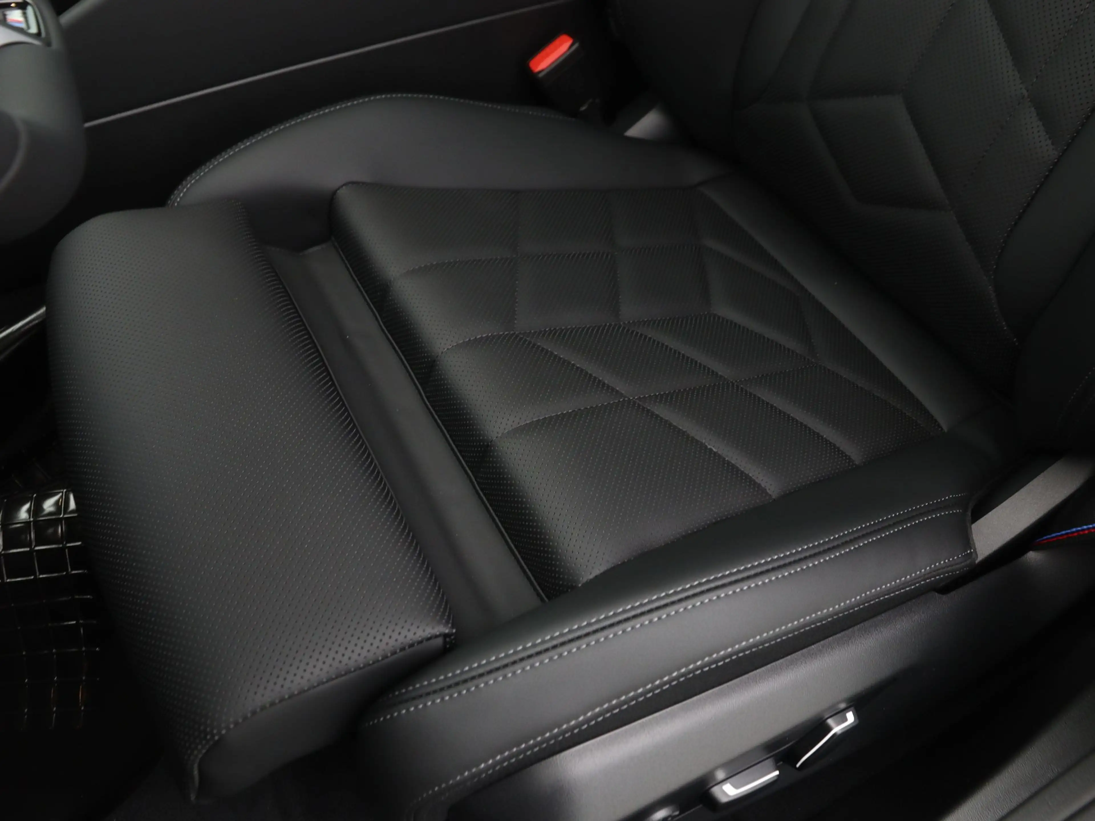 BMW i5 eDrive40 84 kWh M Sport Pro — photo 14