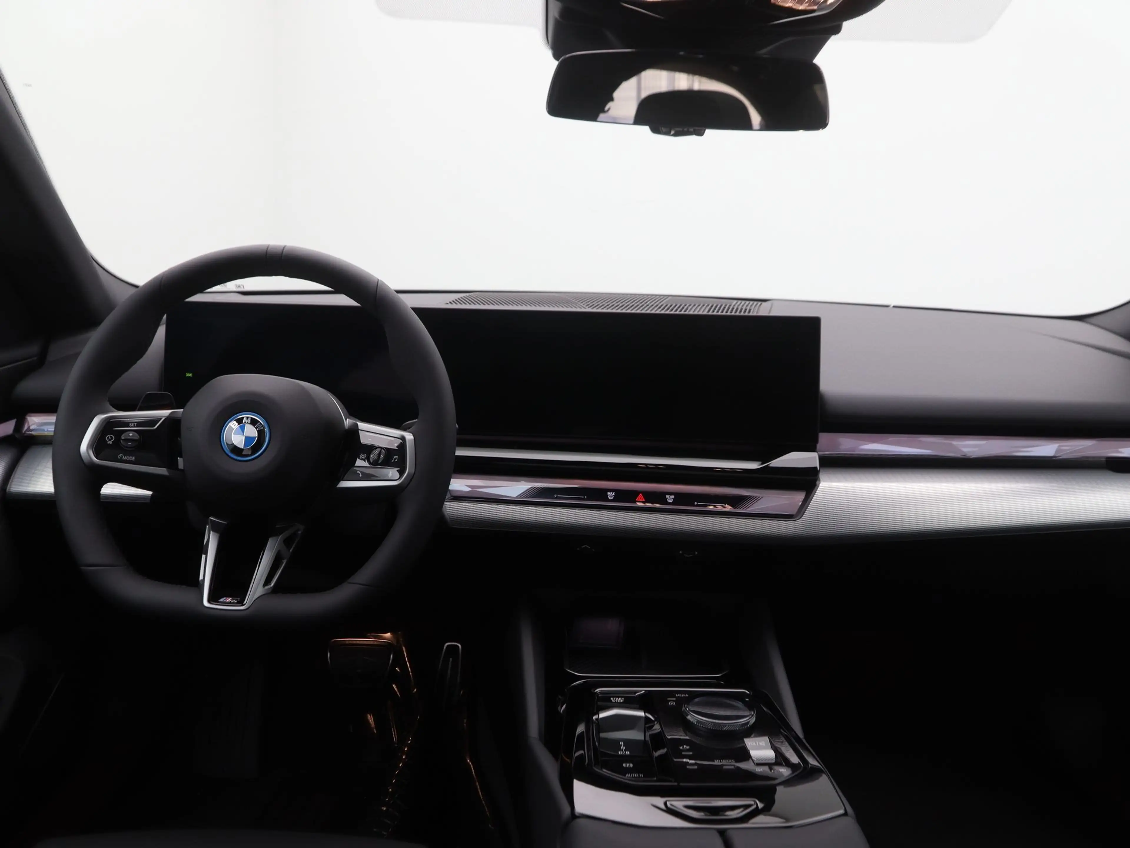 BMW i5 eDrive40 84 kWh M Sport Pro — photo 12