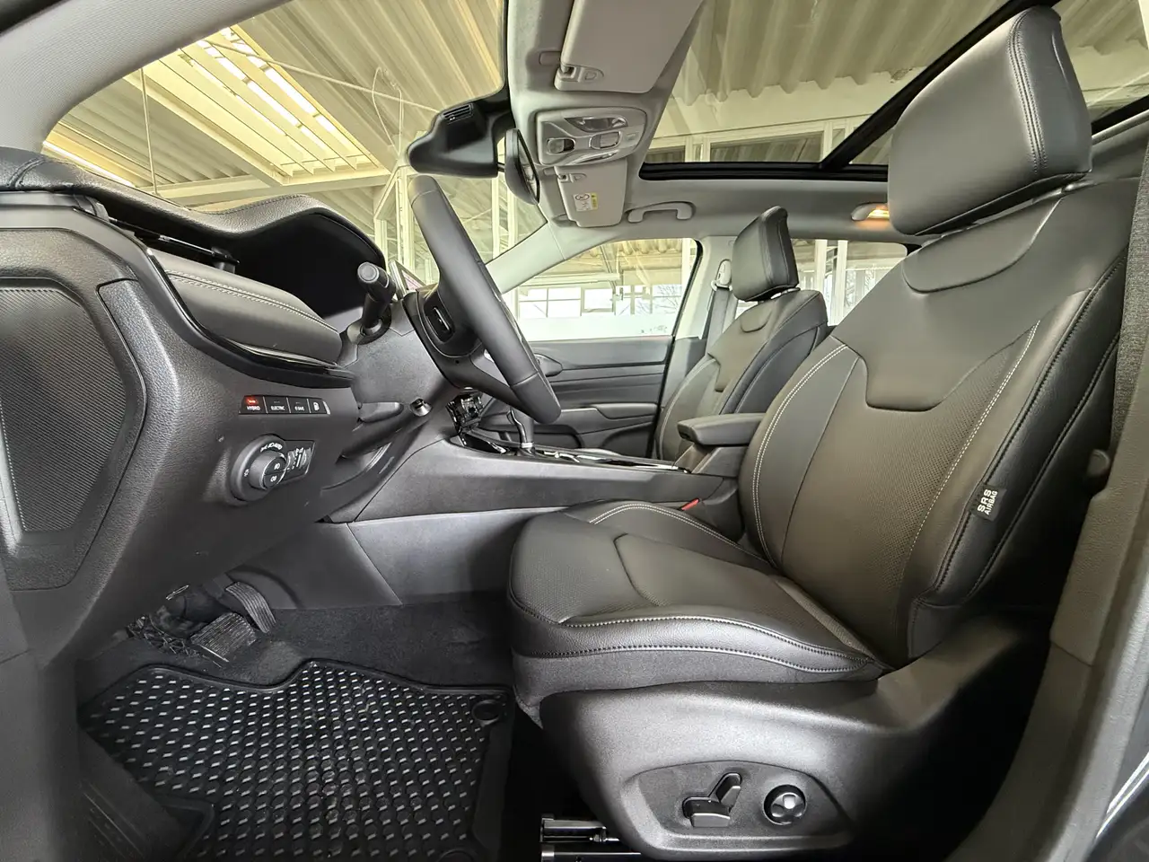 Jeep Compass Summit Plug-In Hybrid 4xe Pano 360° ACC 14