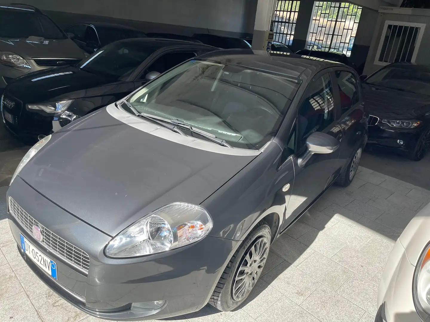 Fiat Grande Punto Grande Punto 5p 1.2 Active c/esp s/clima 65cv Grigio - 1