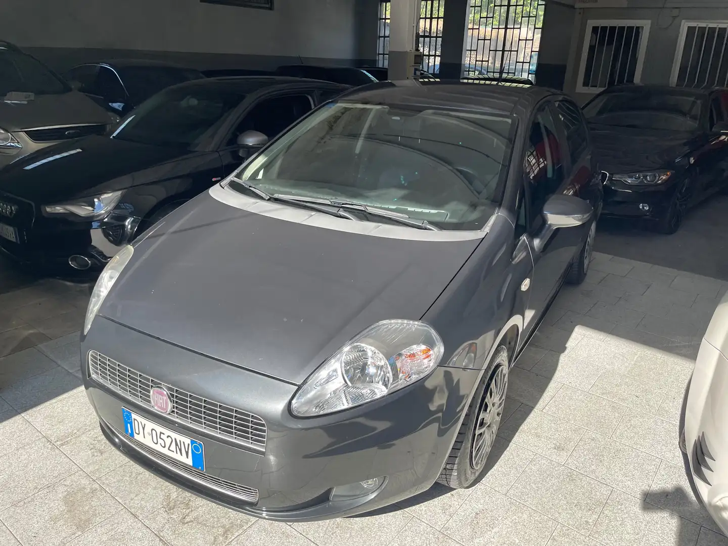 Fiat Grande Punto Grande Punto 5p 1.2 Active c/esp s/clima 65cv Grigio - 2