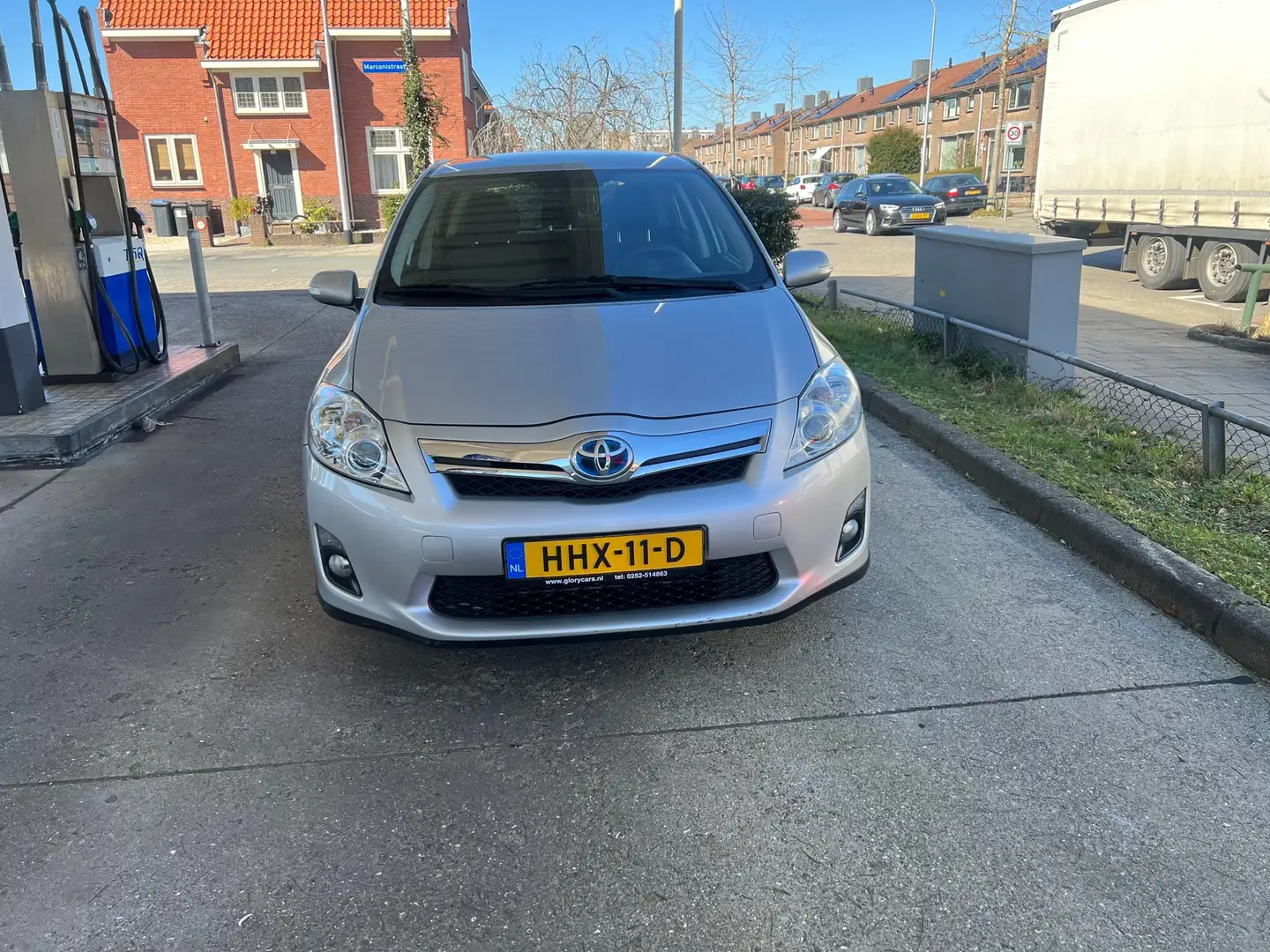 Toyota Auris 1.8 Full Hybrid Aspiration DEALER ONDERHOUD-ECO MO Grijs - 2