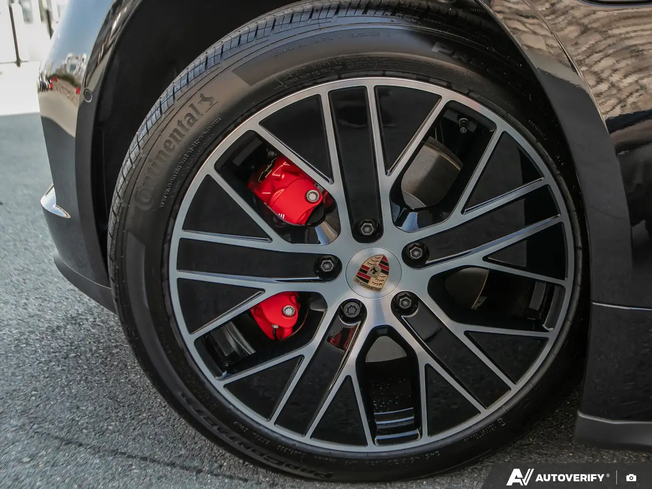 Porsche Taycan снимка Porsche Taycan