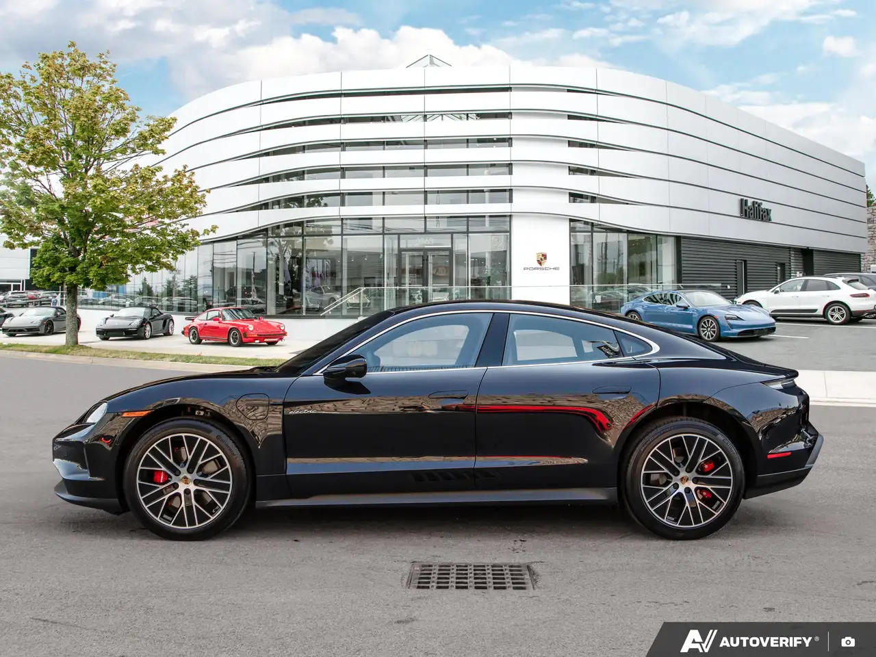Porsche Taycan снимка Porsche Taycan