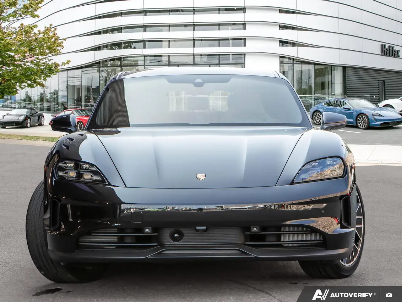 Porsche Taycan снимка Porsche Taycan