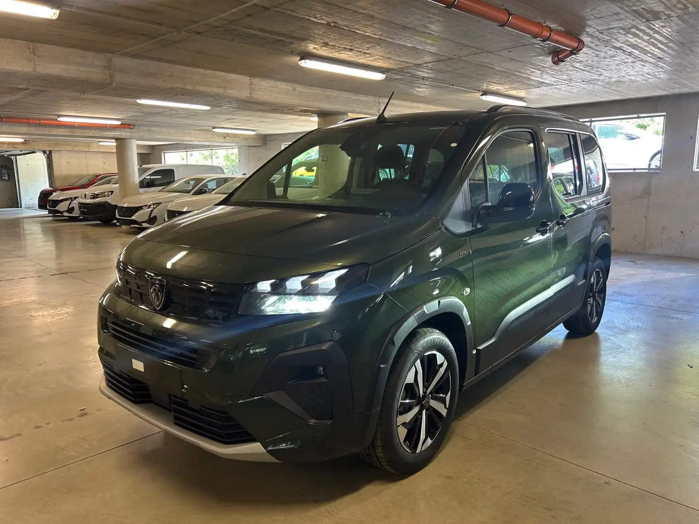 Peugeot Rifter 1.5 Blue HDI 130 EAT8 L1 GT SHZ AHK Vorbereitung Groen - 1