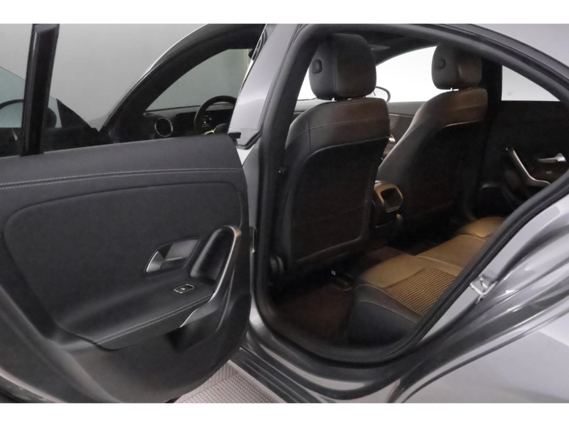 Mercedes-Benz CLA 180 7G-DCT Progressive LED+PANO+KAMERA+NAVI — photo 8