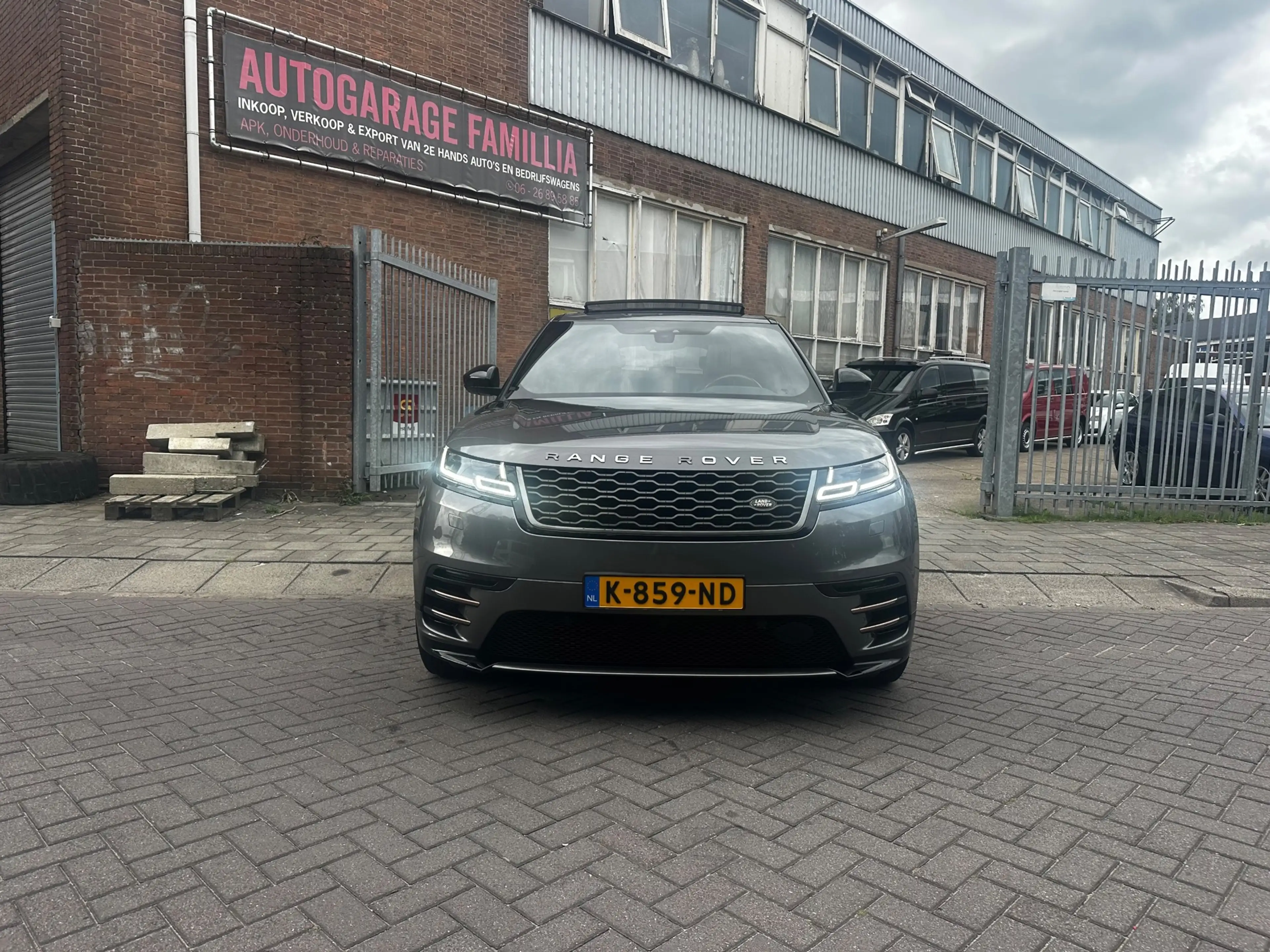 Land Rover Range Rover Velar 2.0 I4 AWD R-Dynamic HSE — photo 8