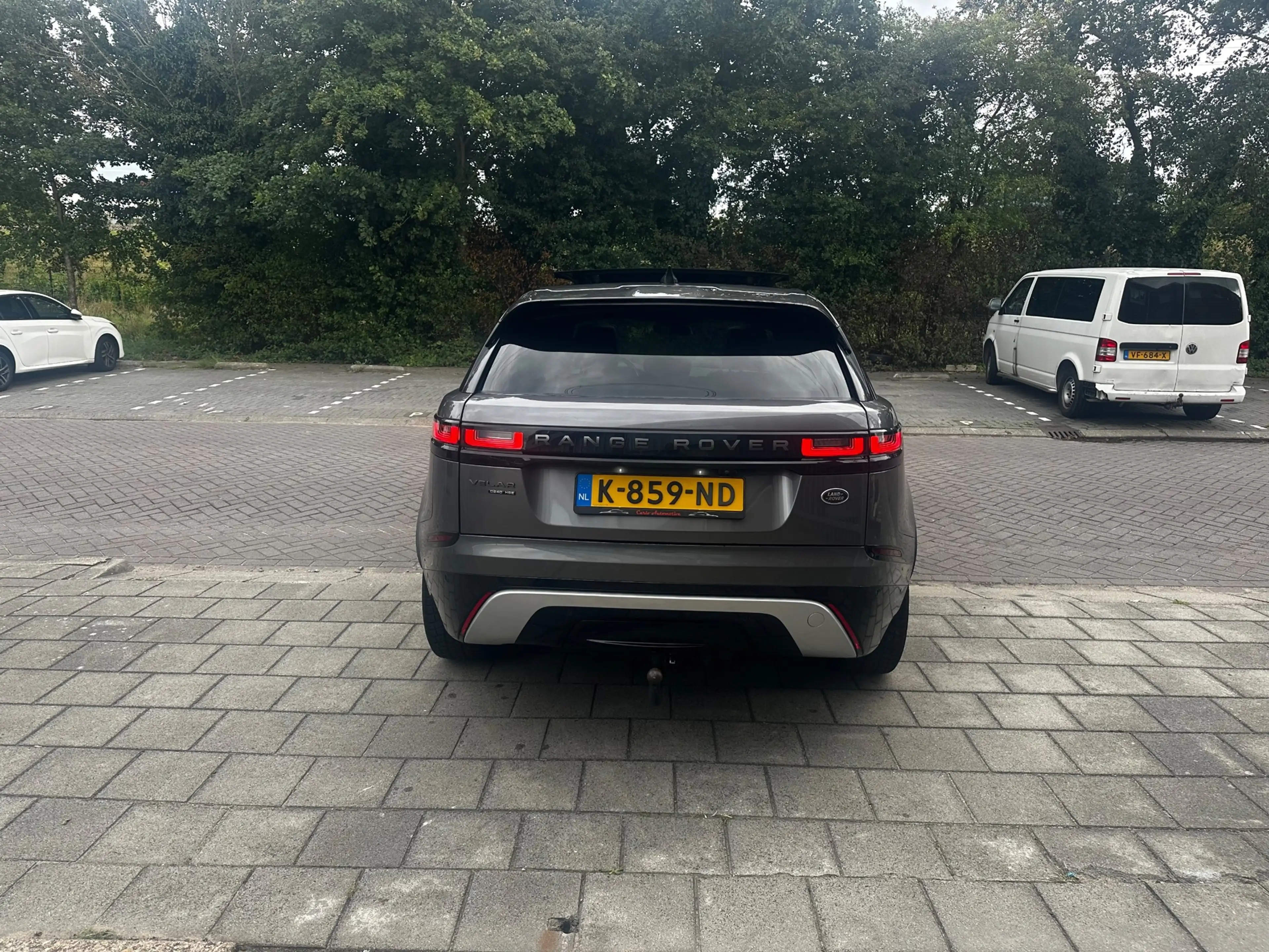 Land Rover Range Rover Velar 2.0 I4 AWD R-Dynamic HSE — photo 4