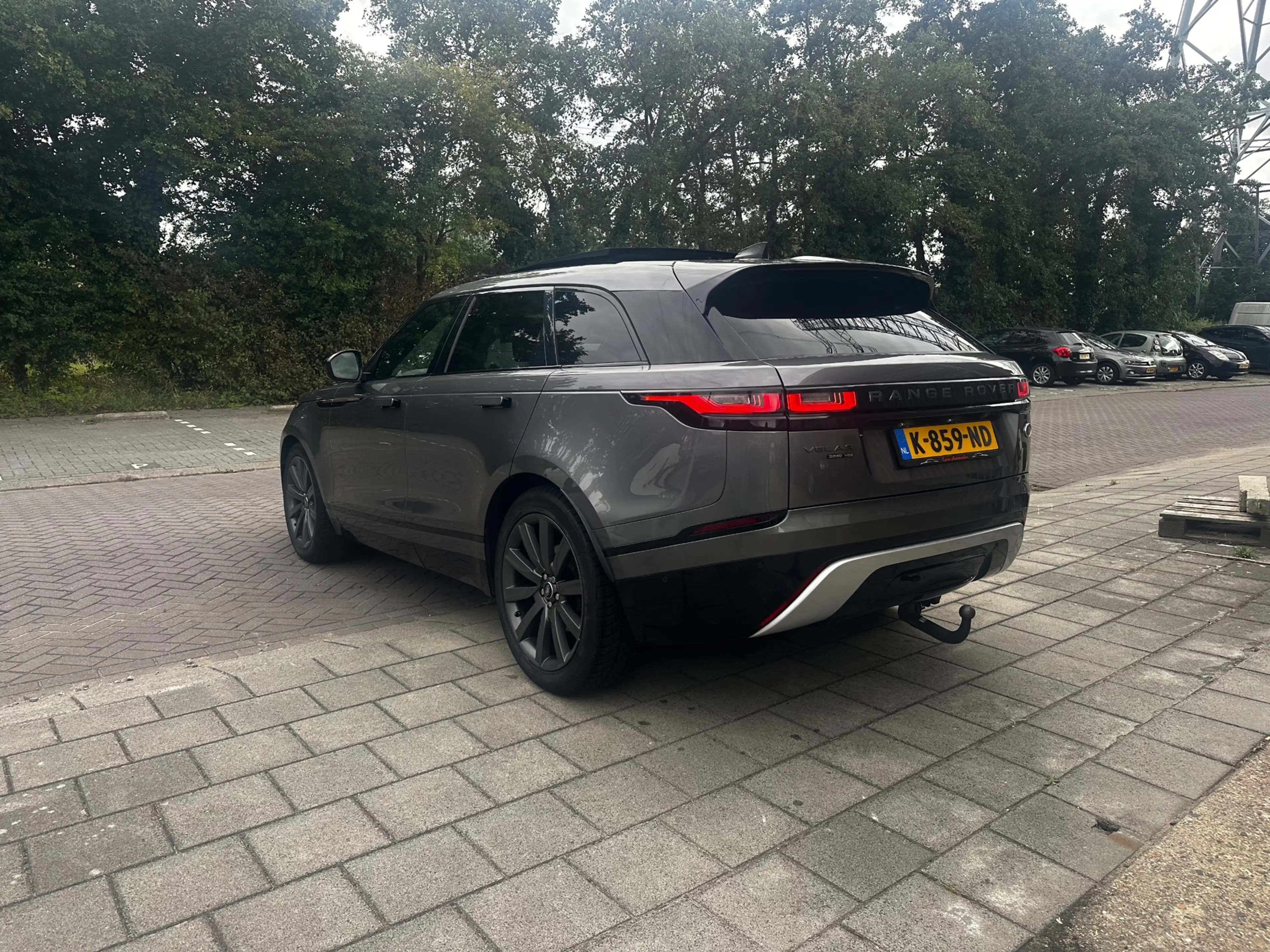 Land Rover Range Rover Velar 2.0 I4 AWD R-Dynamic HSE — photo 3