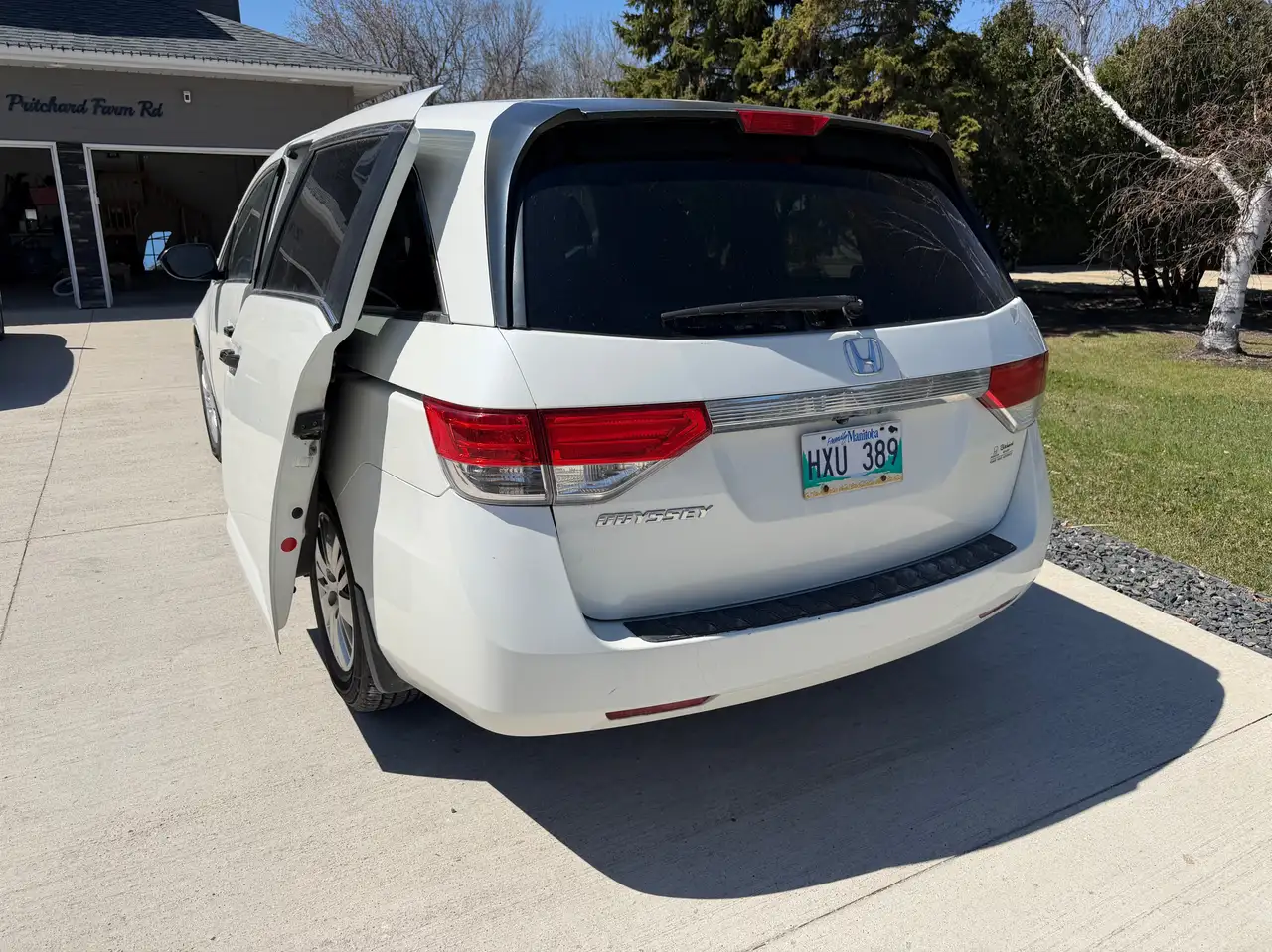 Honda Odyssey снимка Honda Odyssey