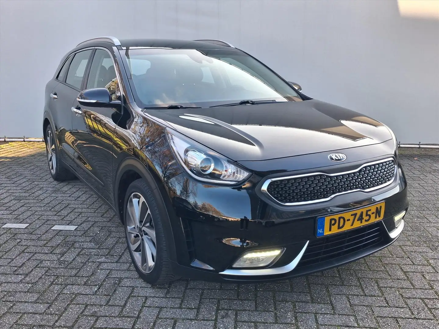 Kia Niro 1.6 GDi Hybrid 141pk DCT6 First Edition Zwart - 2