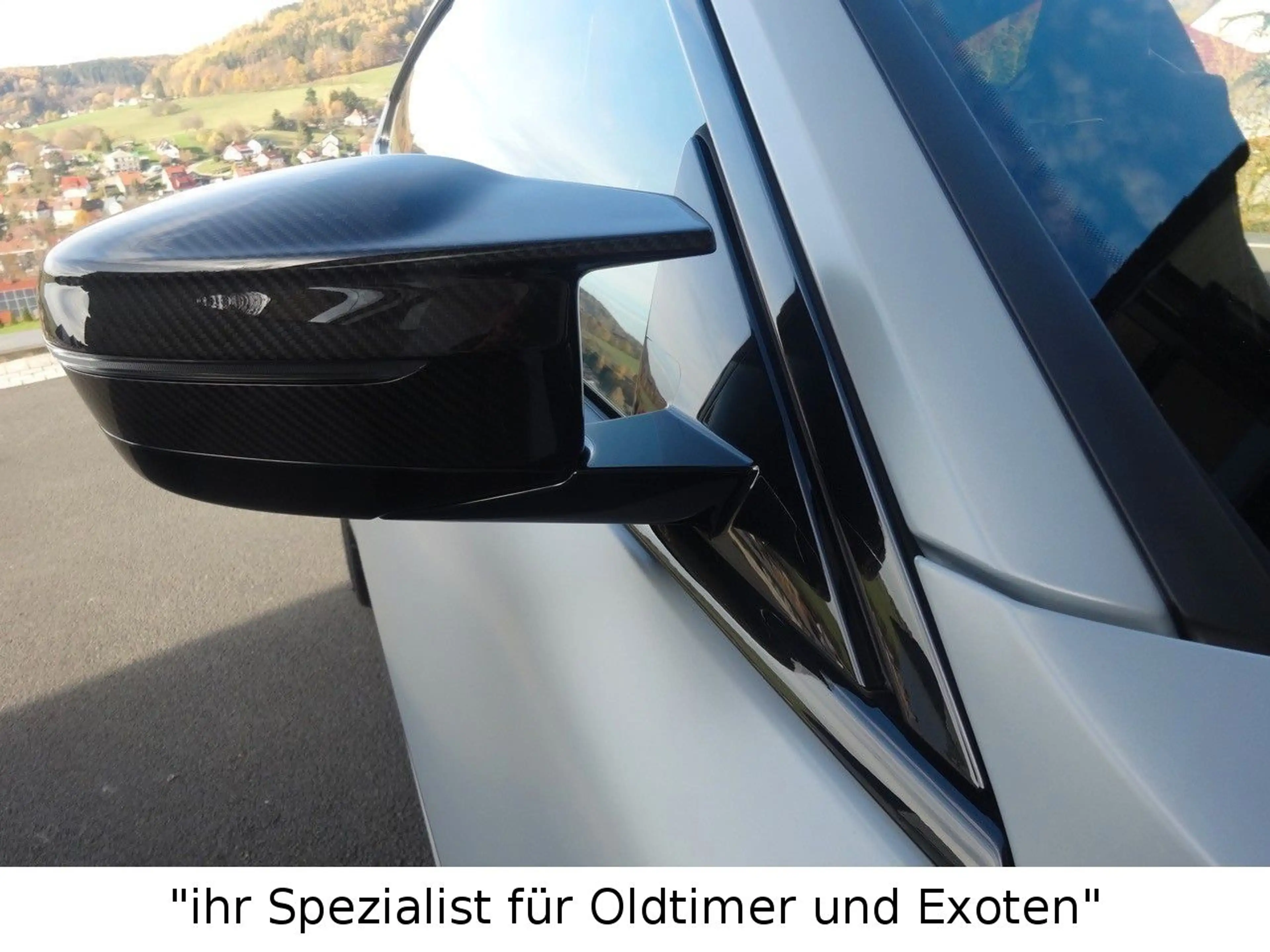 BMW M4 CSL Coupe mit 50 Jahre Emblem — photo 12