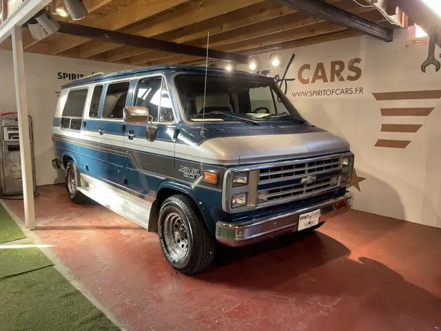 Chevrolet Chevy Van G 20
