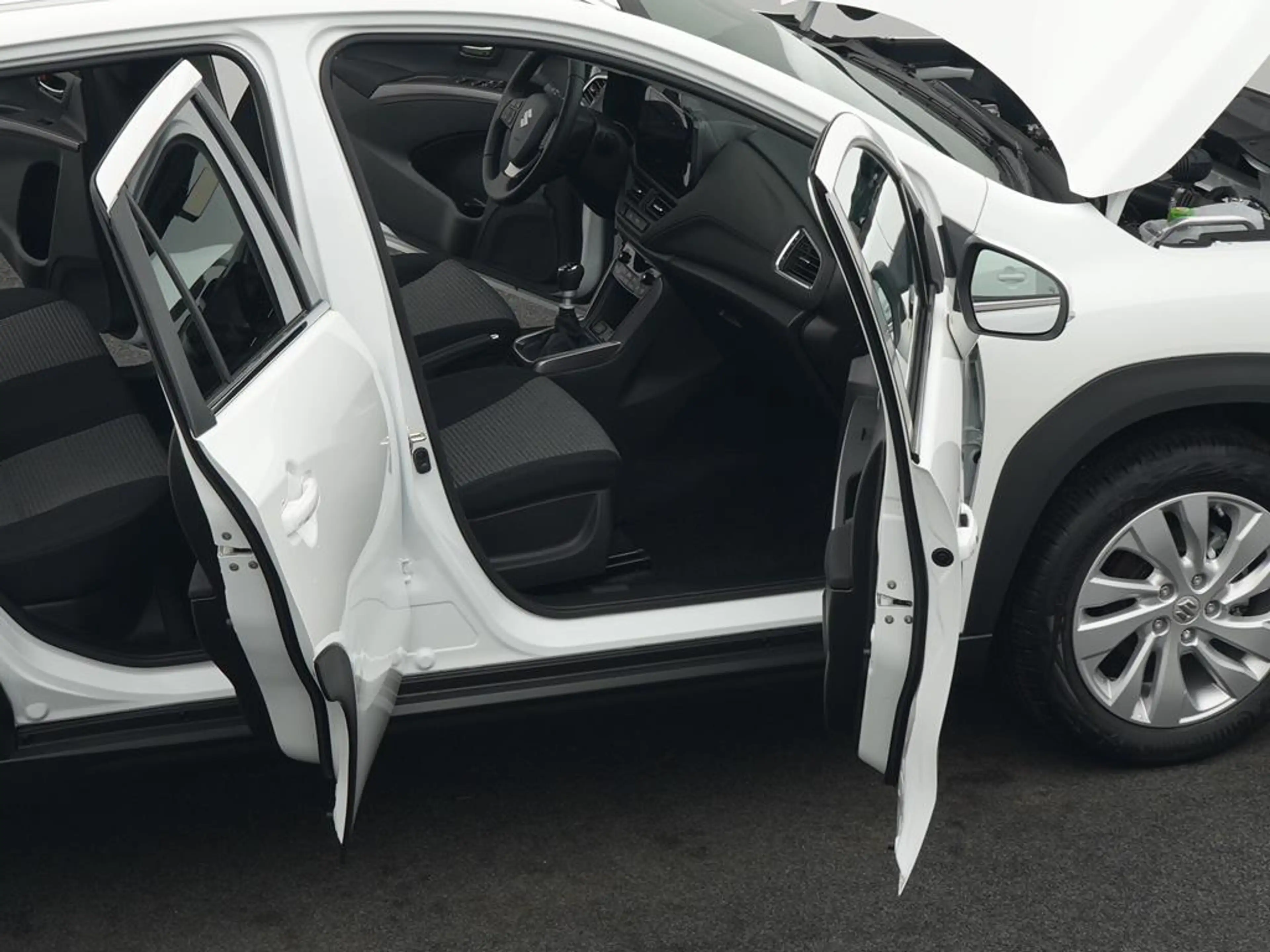 Suzuki SX4 S-Cross 1.4 COMFORT HYBRID — photo 13