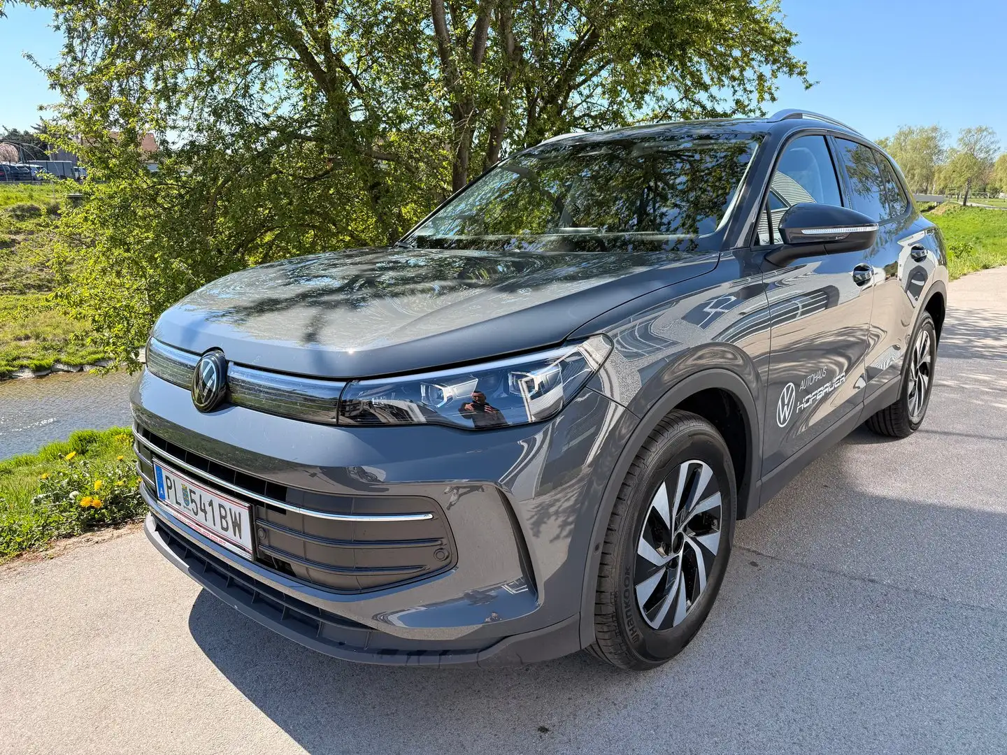 Volkswagen Tiguan Friends eTSI DSG Grau - 1
