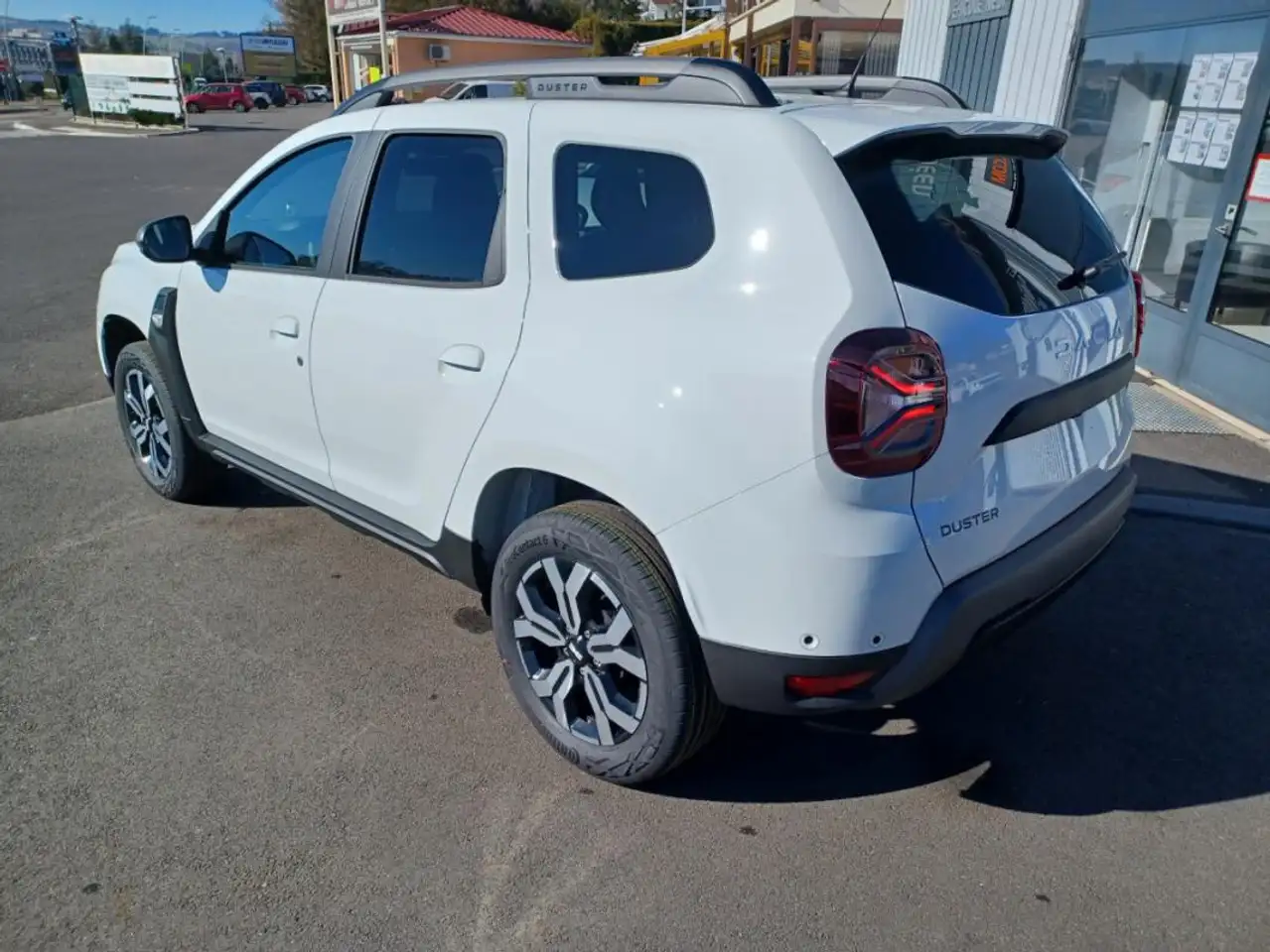 Dacia Duster — photo 8