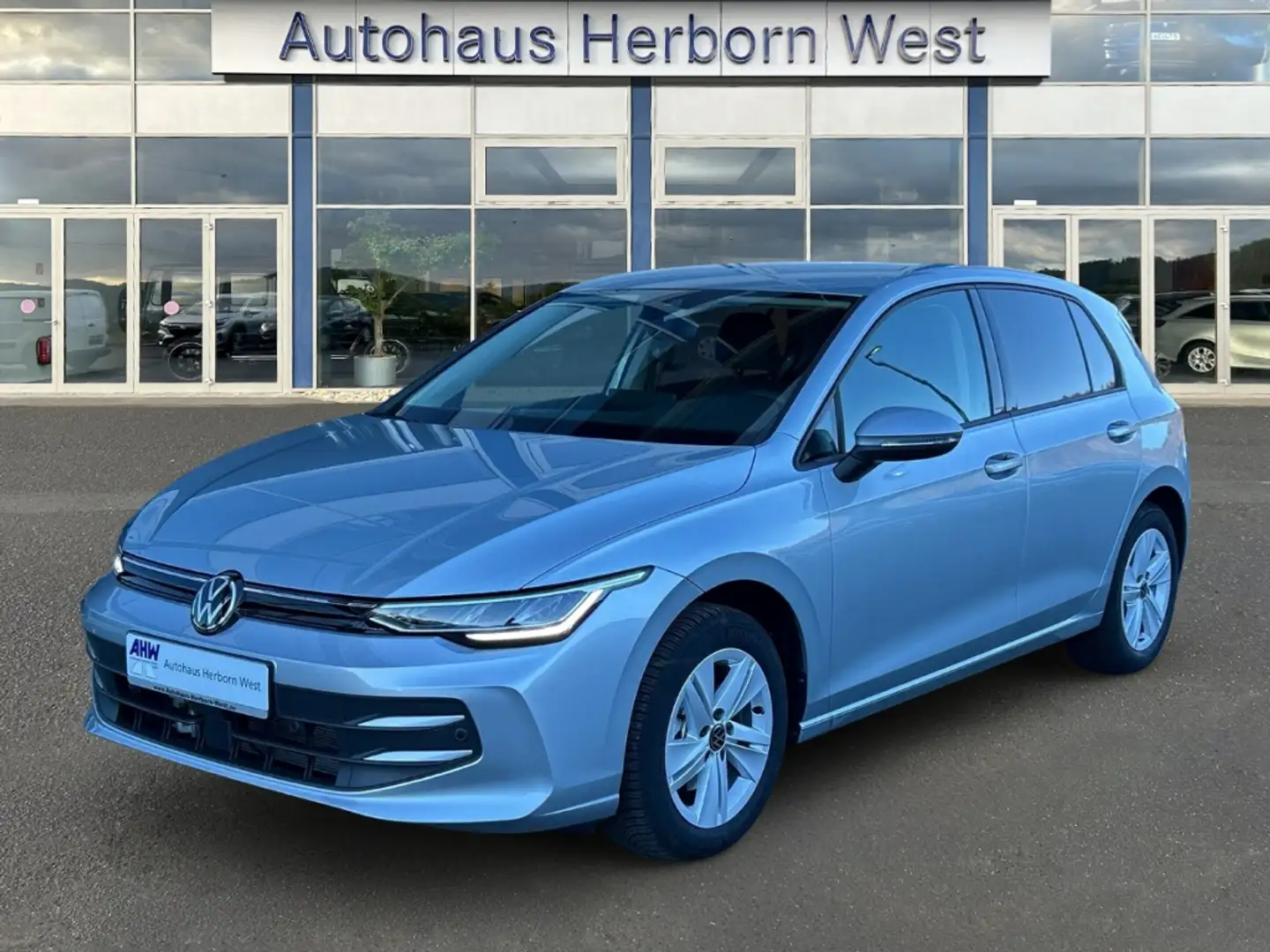 Volkswagen Golf VIII 1.5 eTSI Life DSG LED Navi Allwetterreifen As Silber - 1