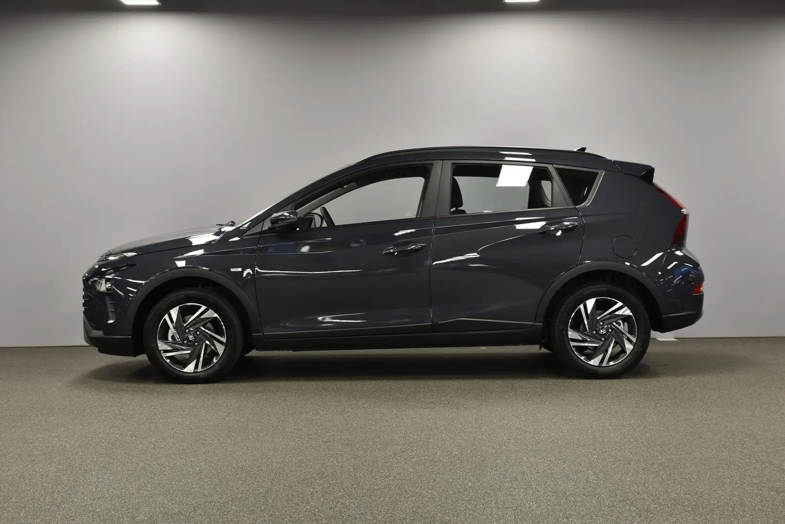 Hyundai BAYON 1.0 T-GDI 100PK Comfort | Airco | Cruise | Carplay Grijs - 2