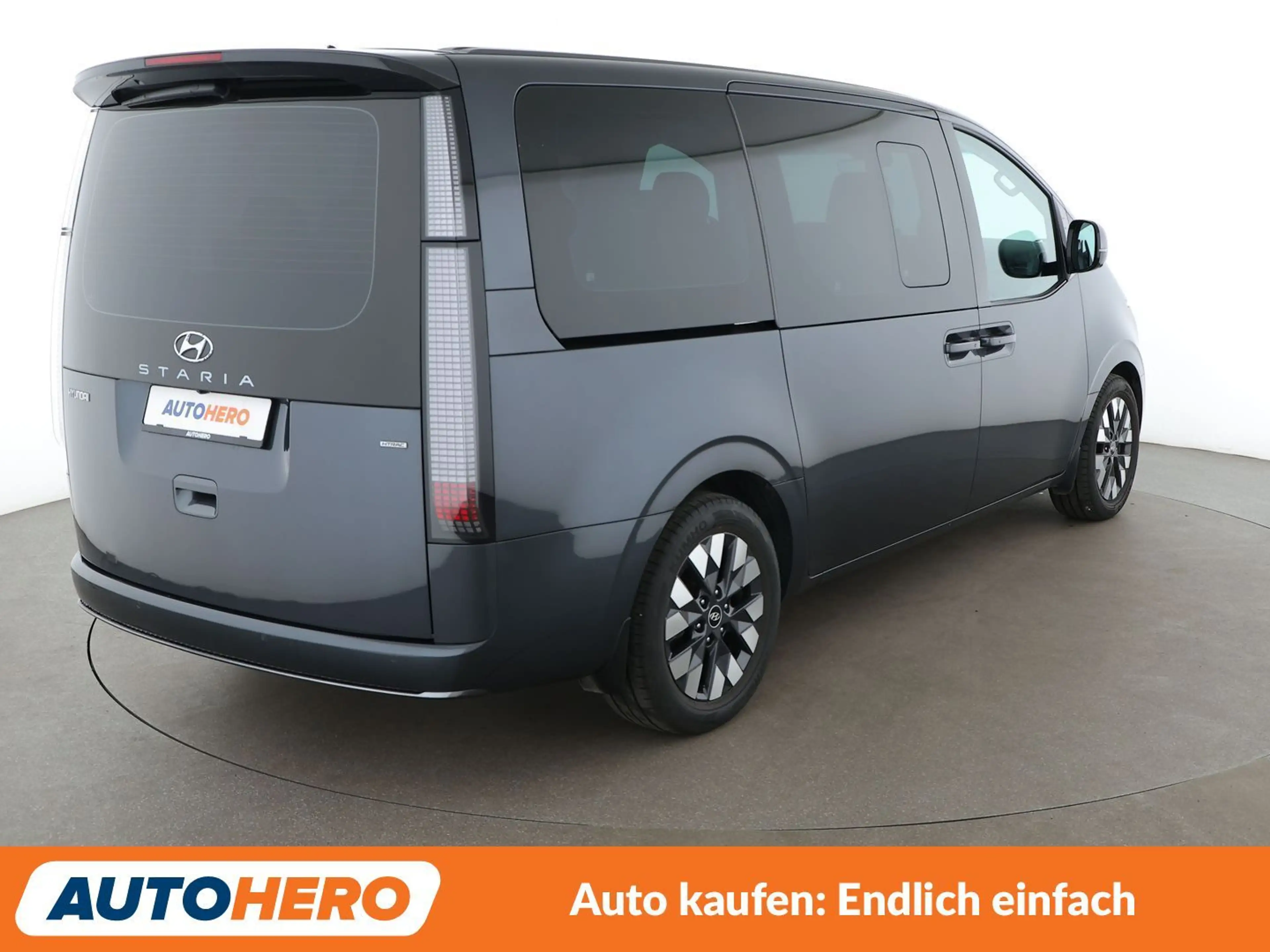 Hyundai STARIA 2.2 CRDi Signature 4WD Aut.*NAVI*LED*ACC*SPUR* — photo 6
