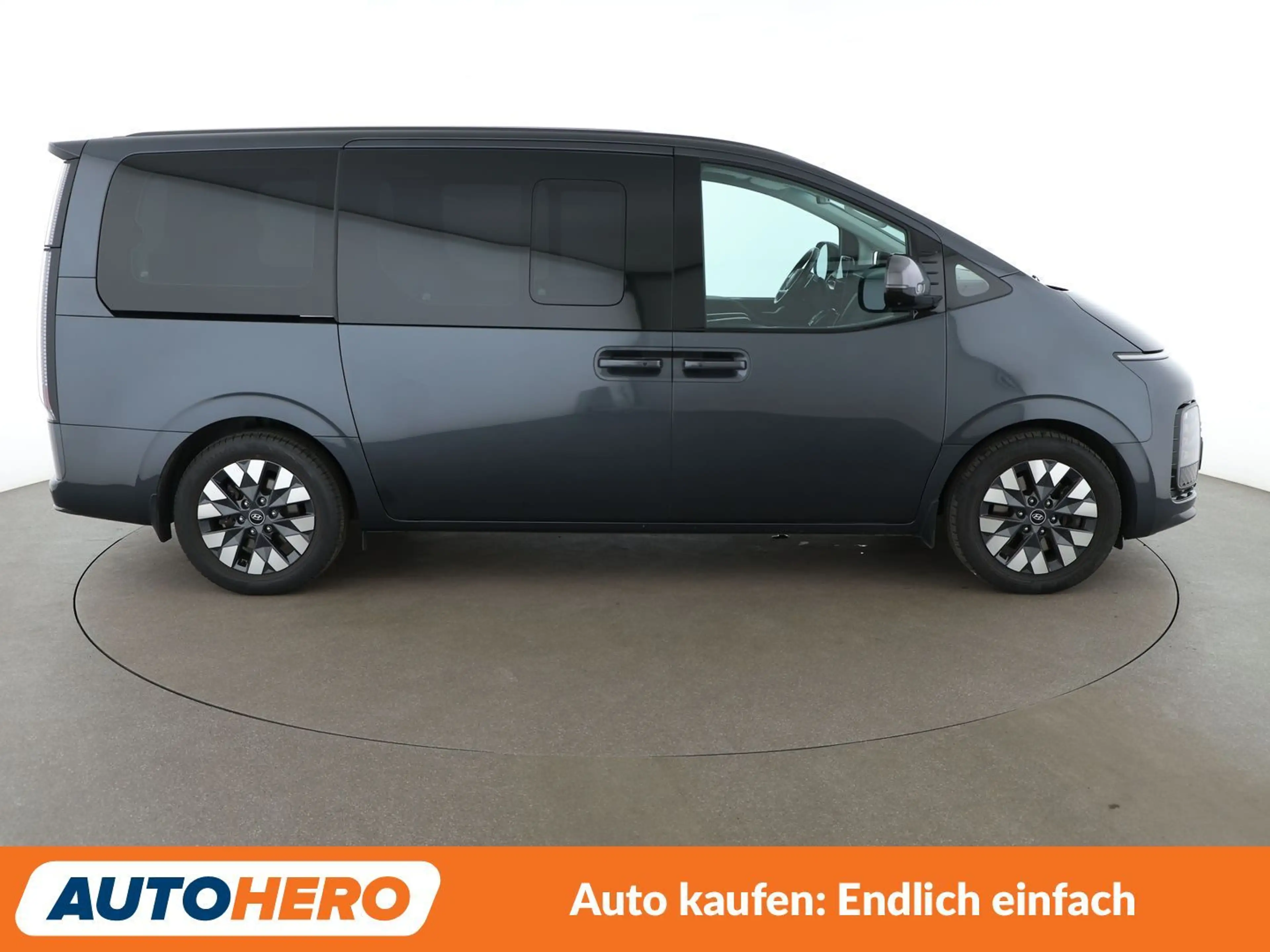 Hyundai STARIA 2.2 CRDi Signature 4WD Aut.*NAVI*LED*ACC*SPUR* — photo 7