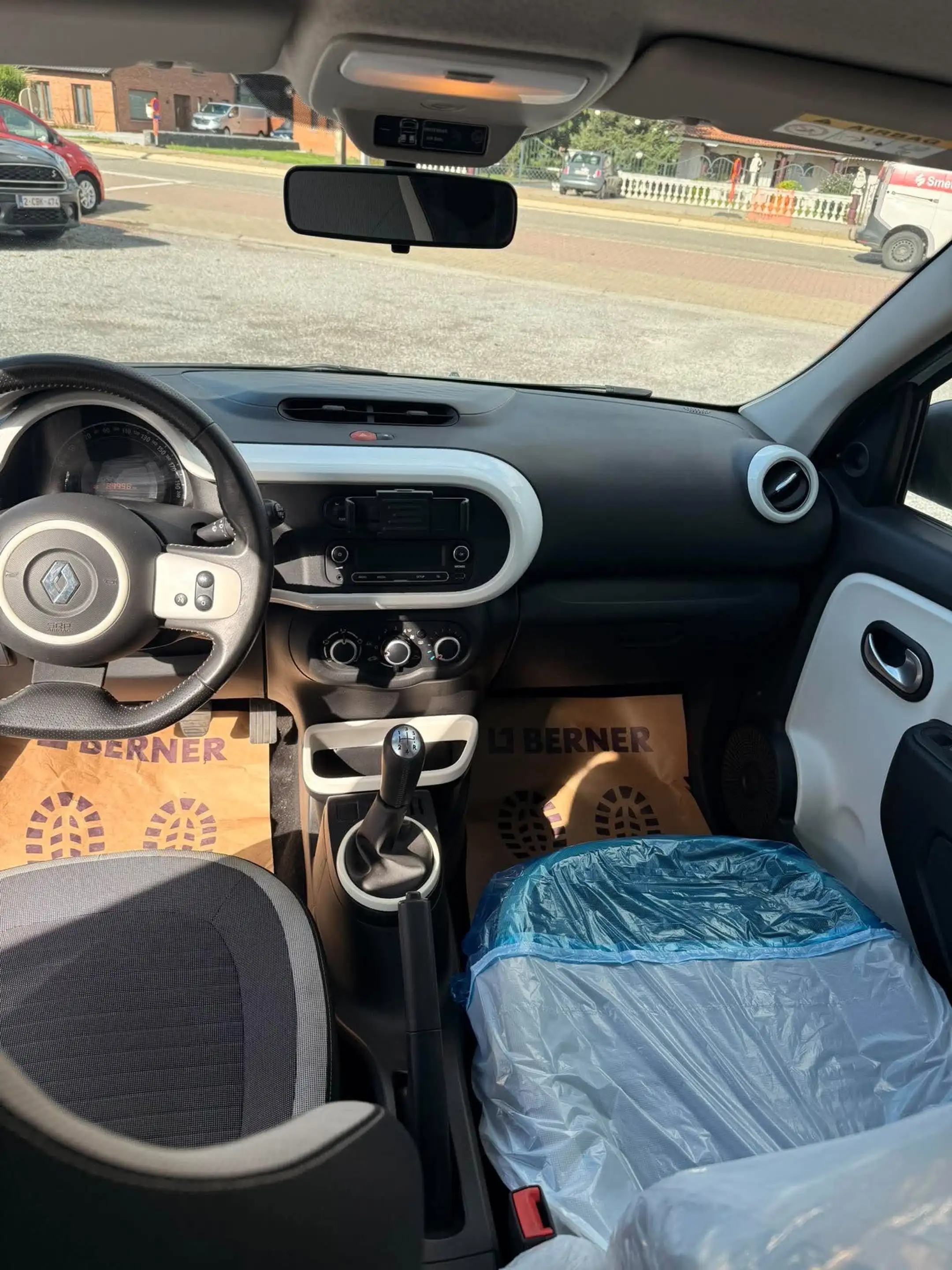 Renault Twingo Twingo 1.0i SCe Limited S — photo 8