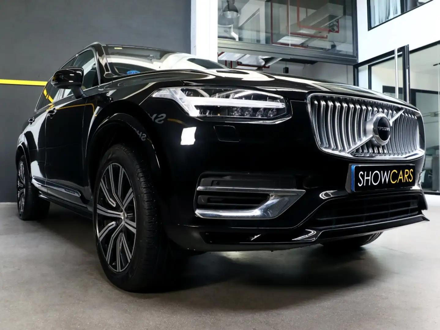 Volvo XC90 T8 Twin Recharge Inscription AWD Aut. Schwarz - 2