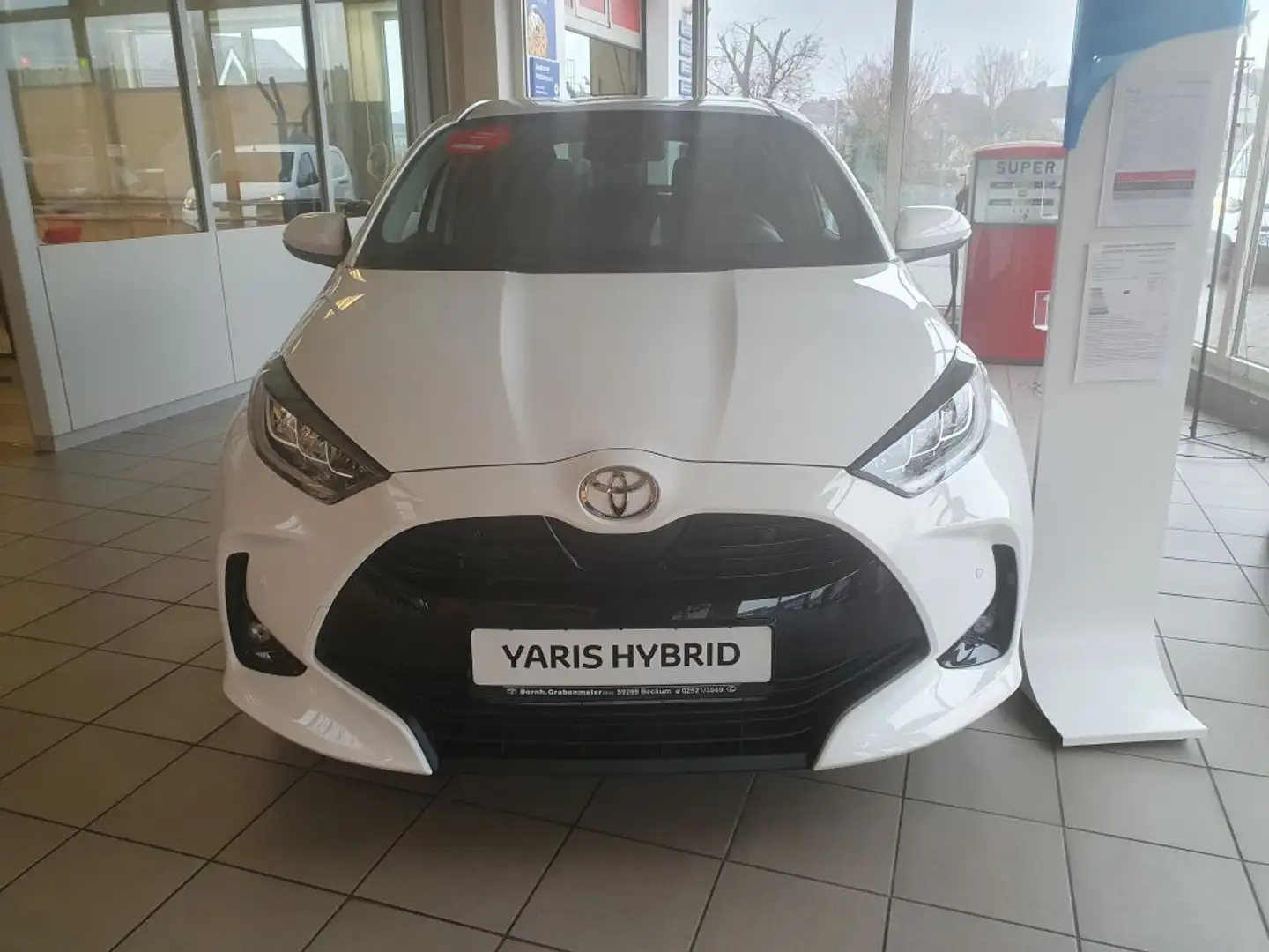 Toyota Yaris Hybrid 116 1.5 VVT-i Team Deutschland (XPA1) Weiß - 2