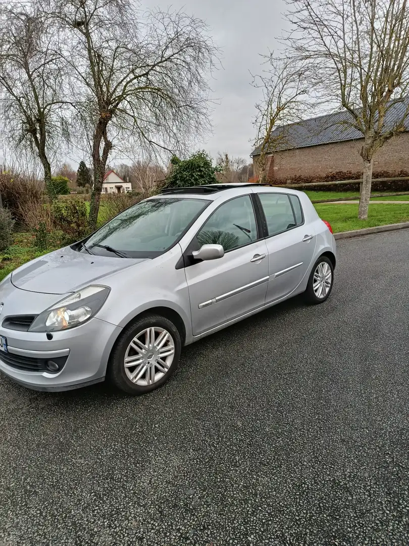 Renault Clio 2.0 16V 140 Dynamique - 1