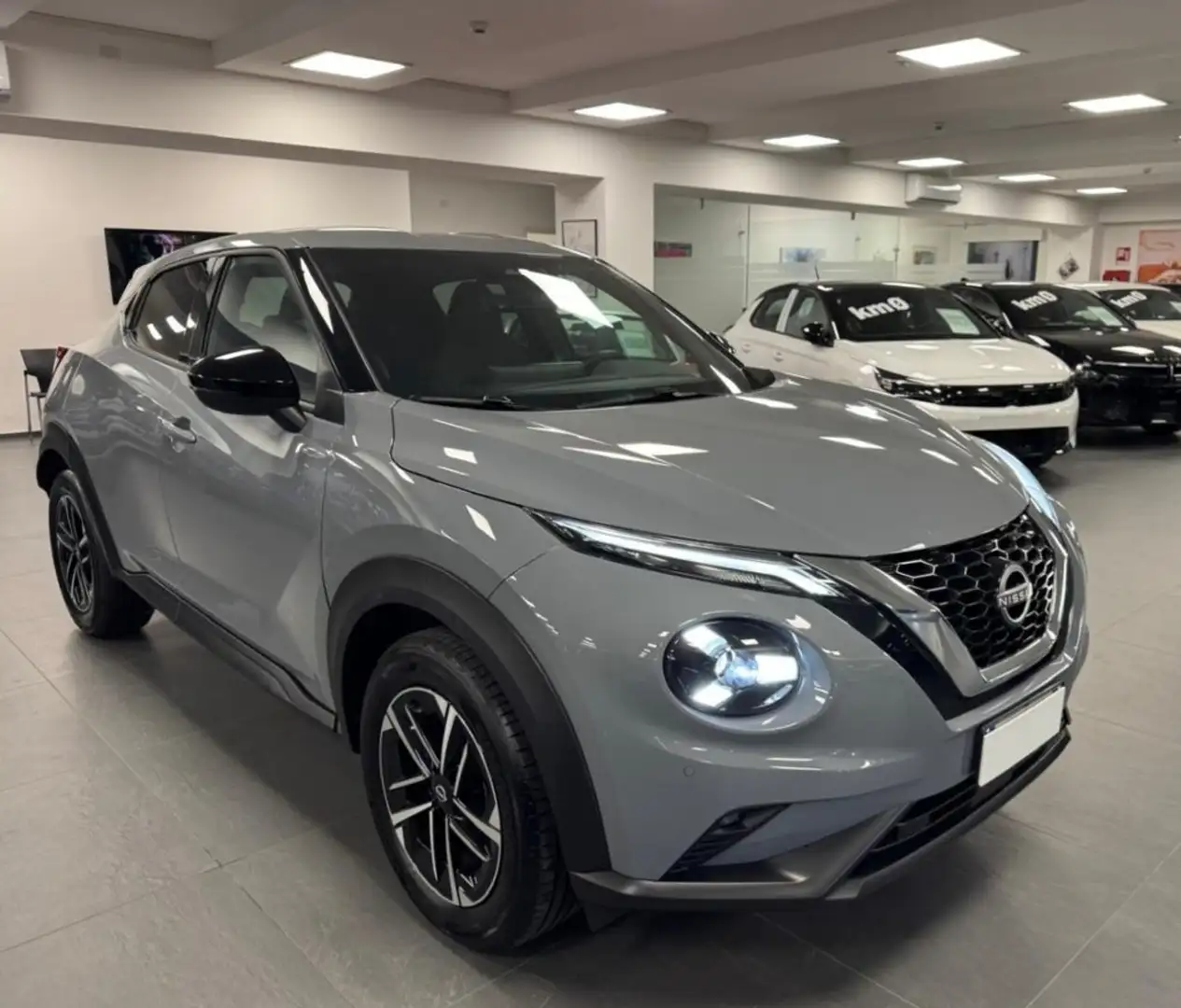 Nissan Juke 1.0 DIG-T 114 CV N-Connecta Gris - 1