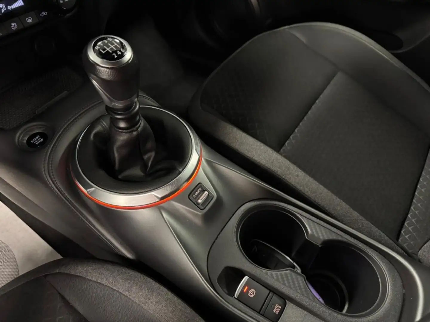 Nissan Juke 1.0 DIG-T 114 CV N-Connecta Gris - 2