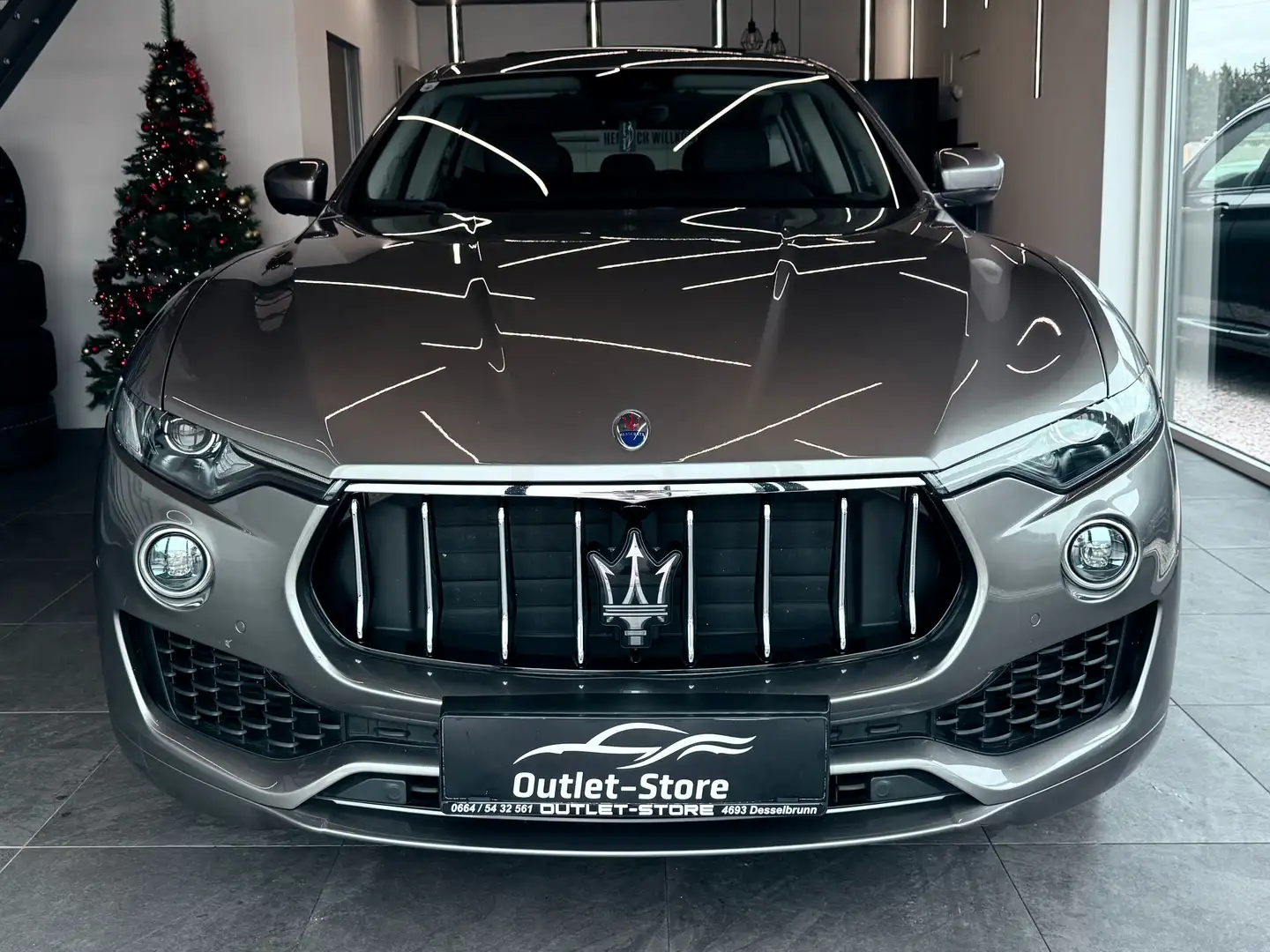 Maserati Levante Diesel*GranLusso*Navi*Luft*AHK*Panorama*R-Kamera* Gris - 2