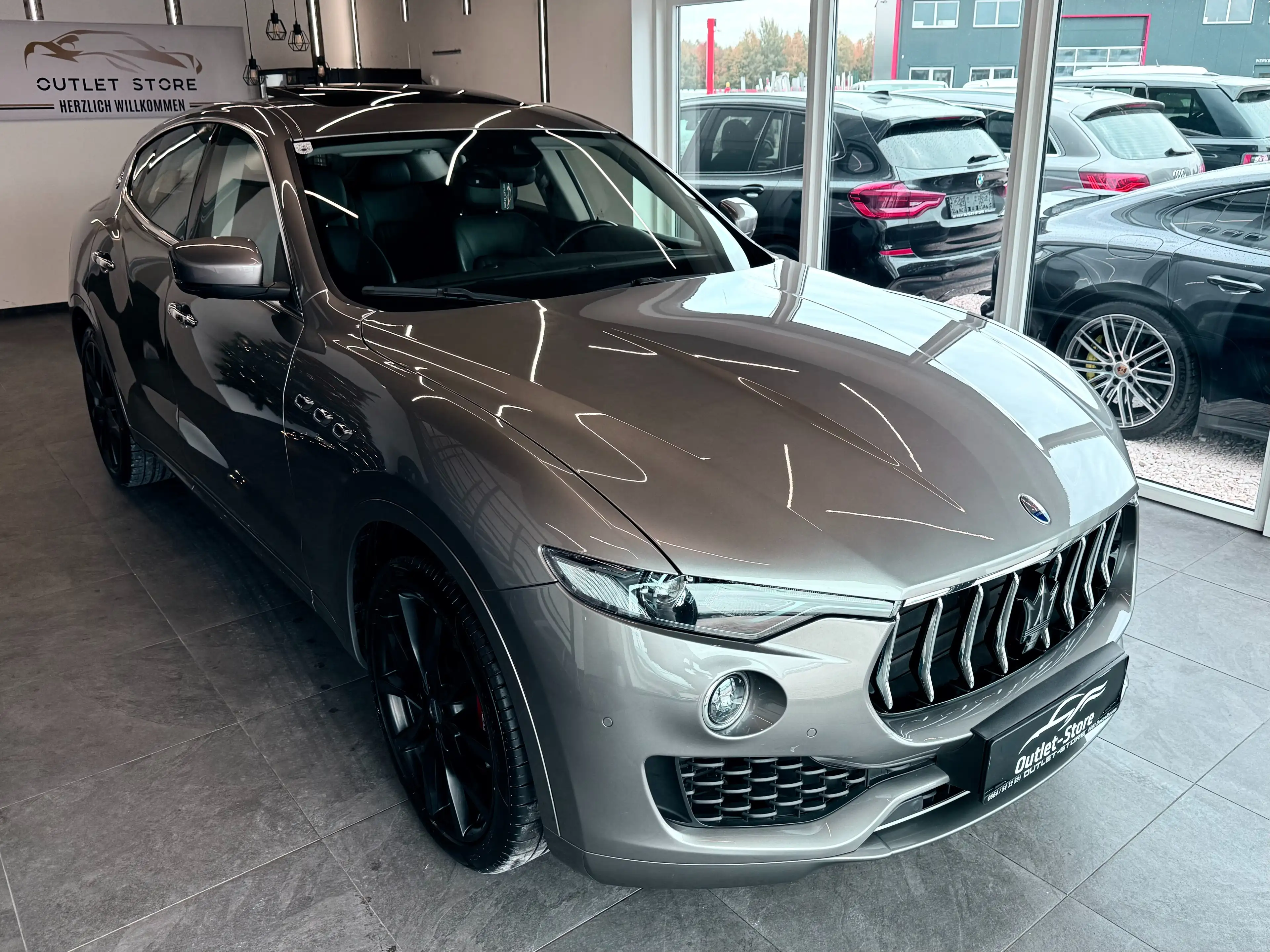 Maserati Levante Diesel*GranLusso*Navi*Luft*AHK*Panorama*R-Kamera* — photo 3