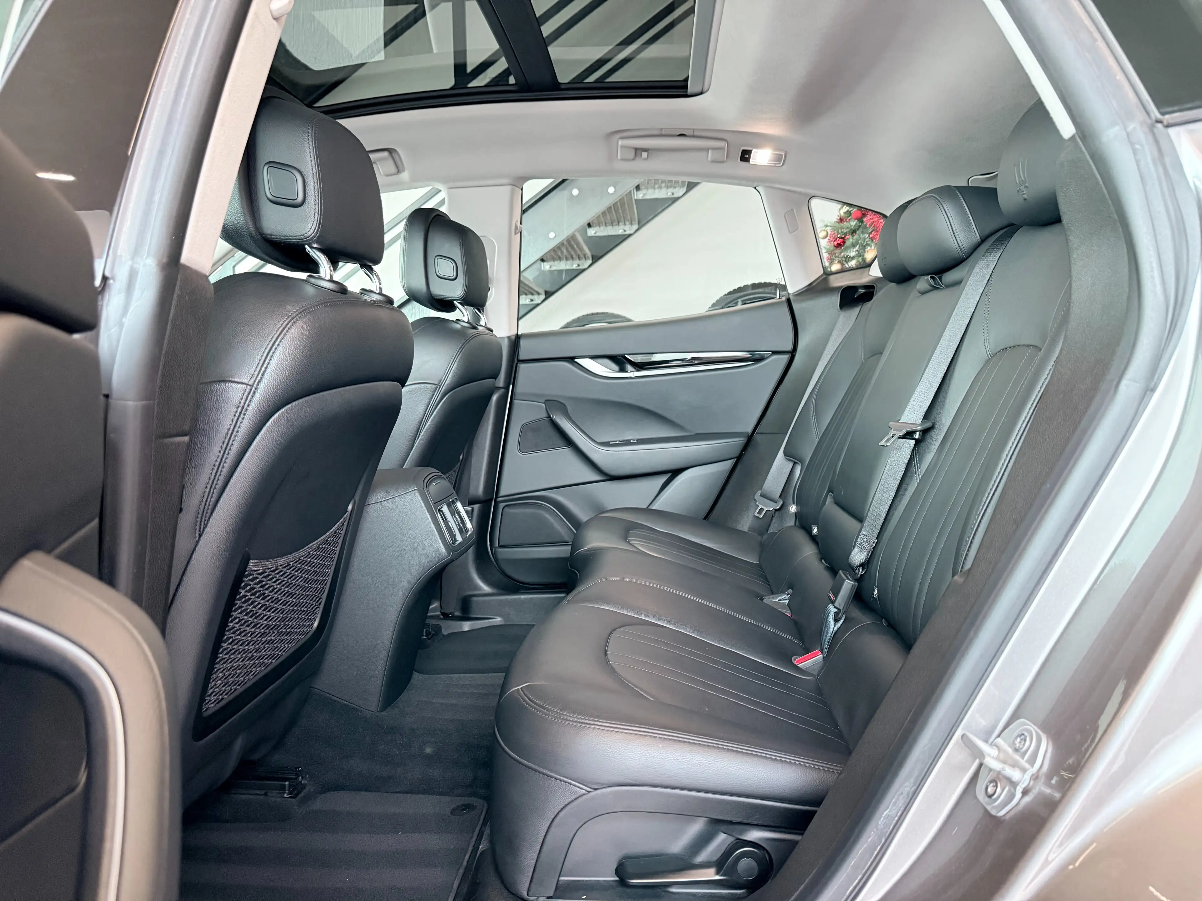 Maserati Levante Diesel*GranLusso*Navi*Luft*AHK*Panorama*R-Kamera* — photo 12