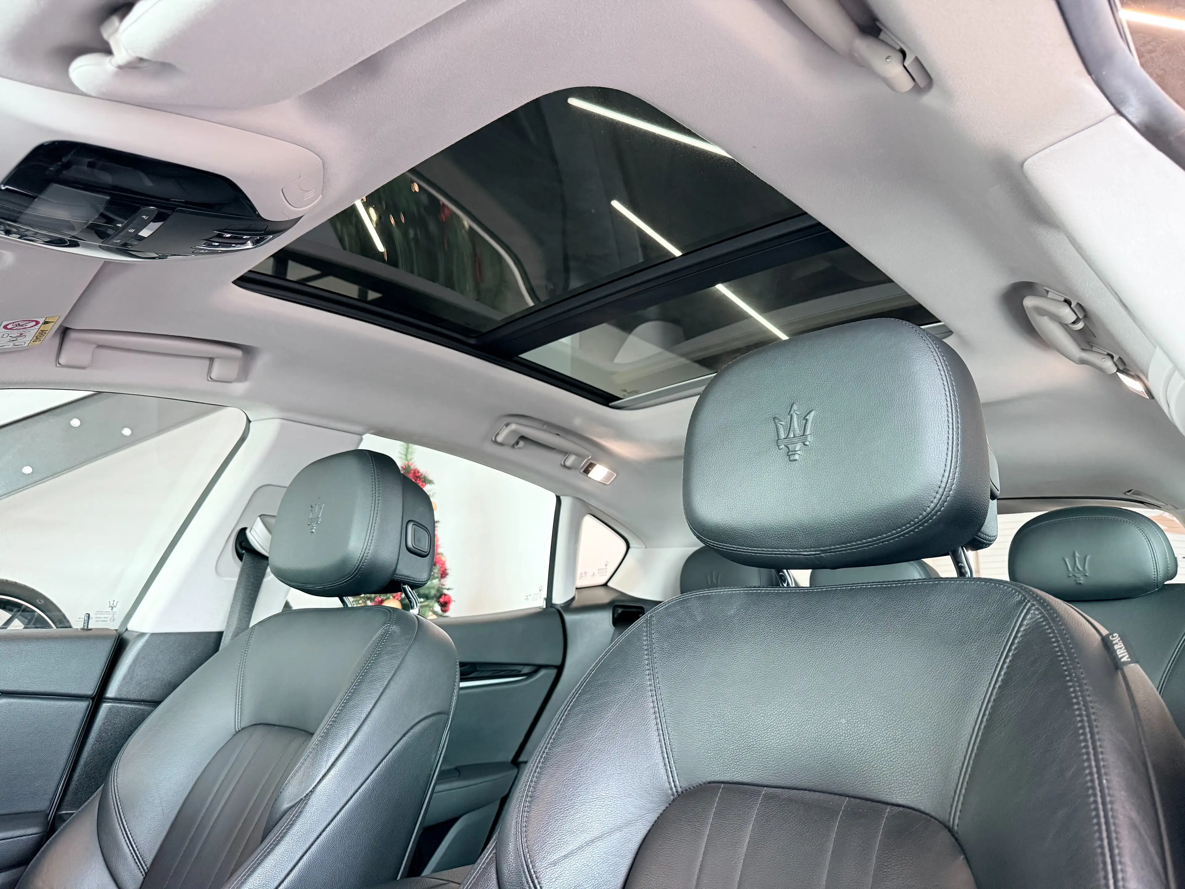Maserati Levante Diesel*GranLusso*Navi*Luft*AHK*Panorama*R-Kamera* — photo 10
